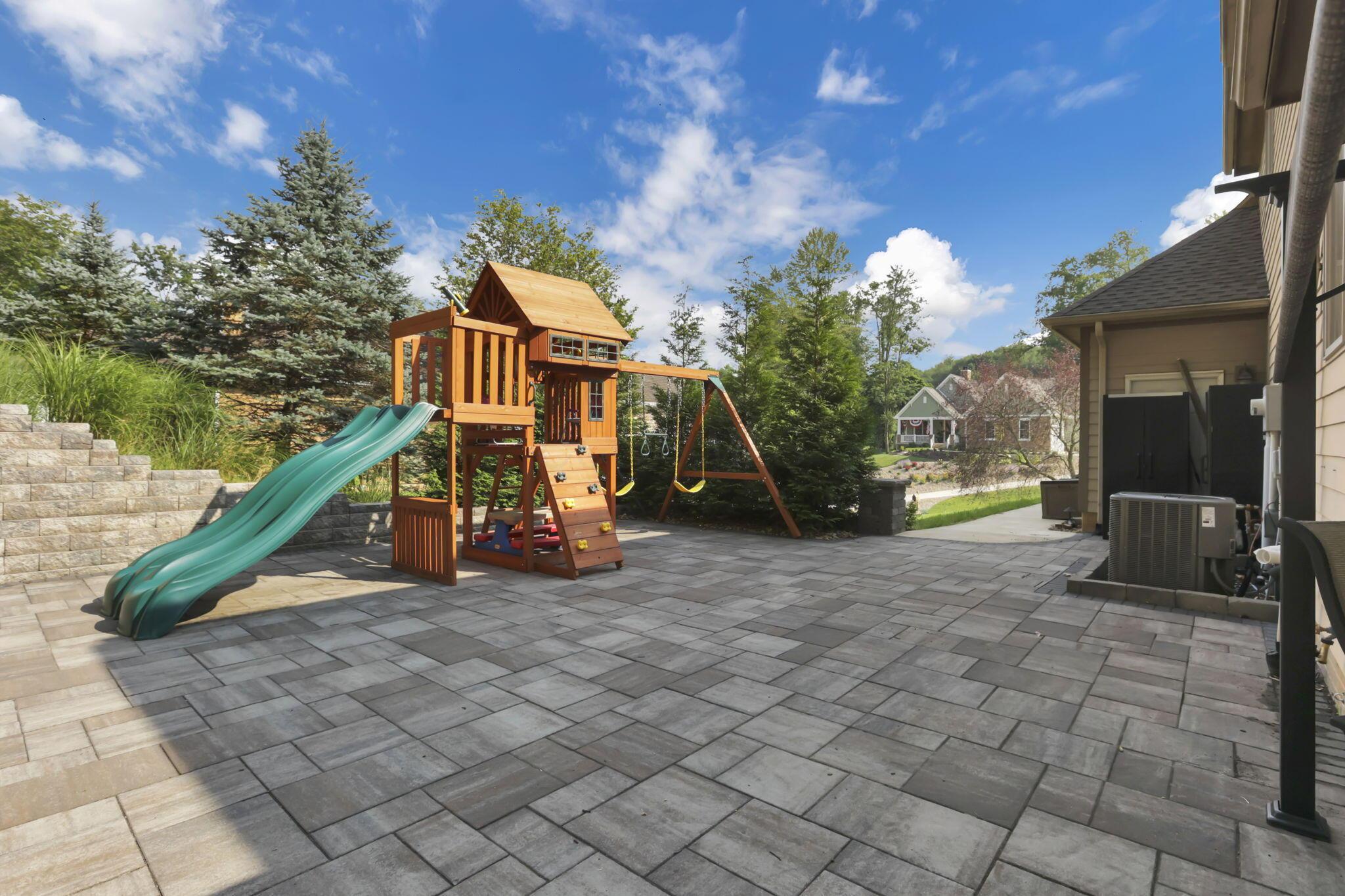 886 Howell Drive