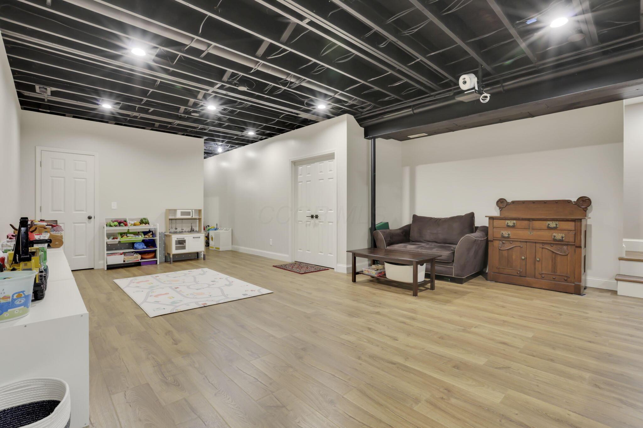 886 Howell Drive