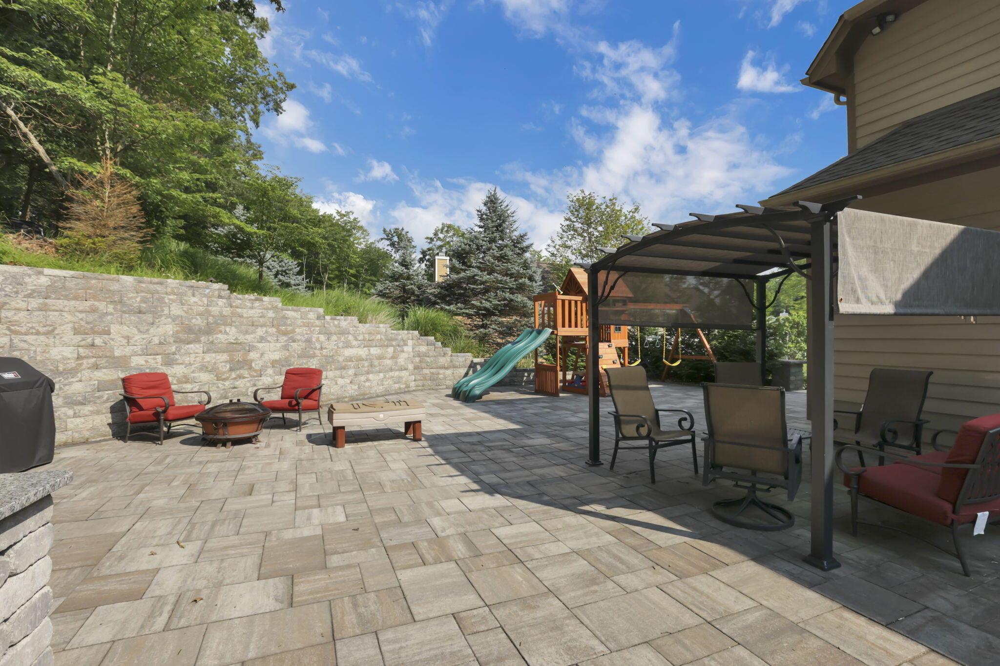 886 Howell Drive