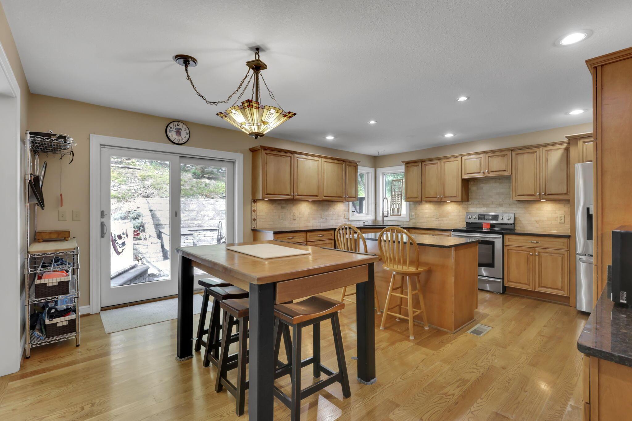 886 Howell Drive