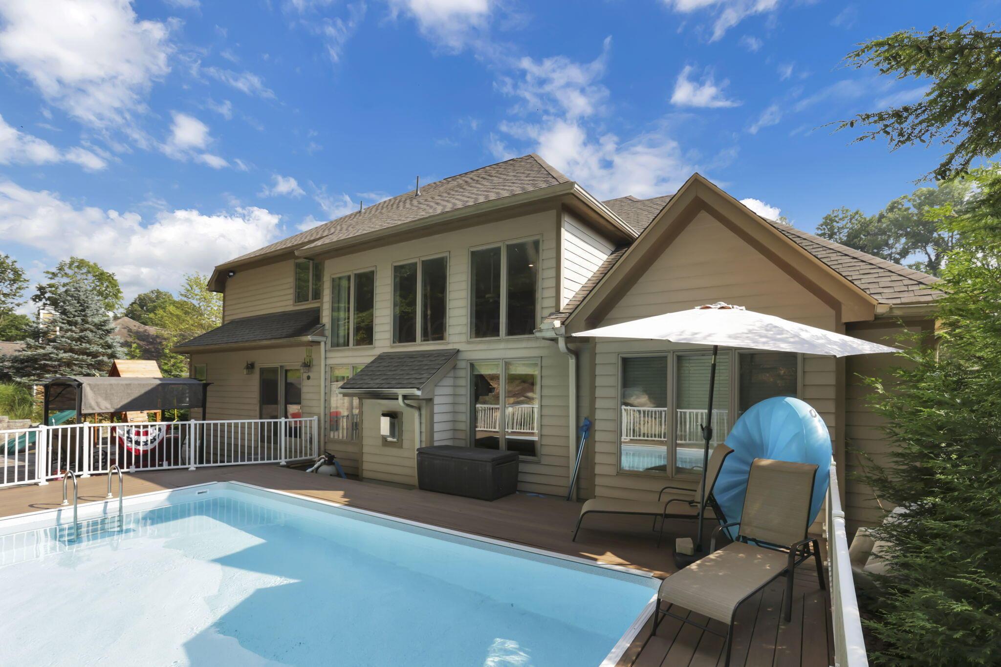 886 Howell Drive