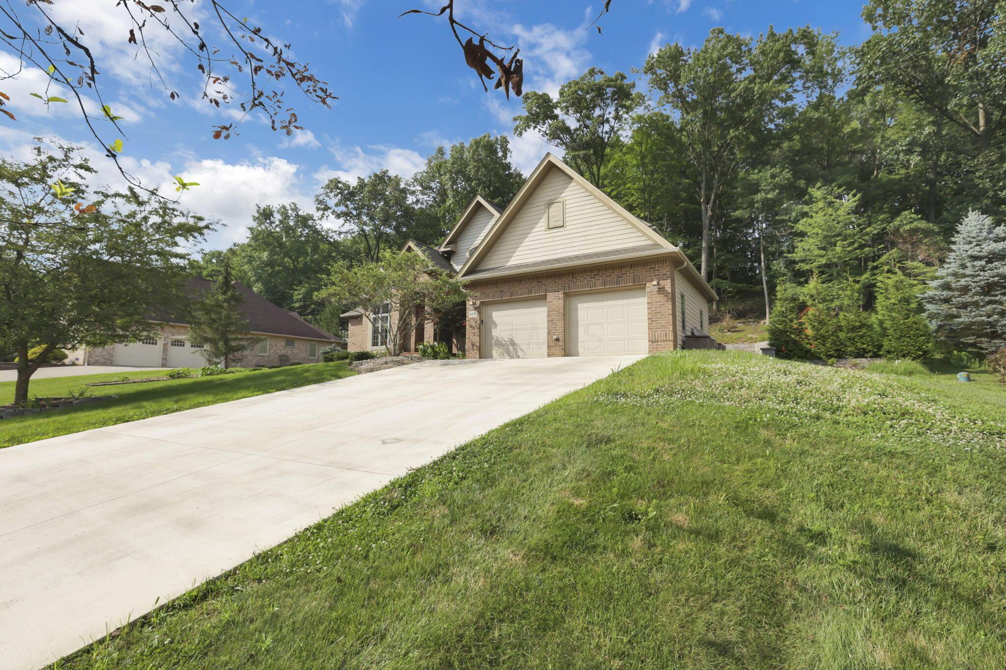 886 Howell Drive