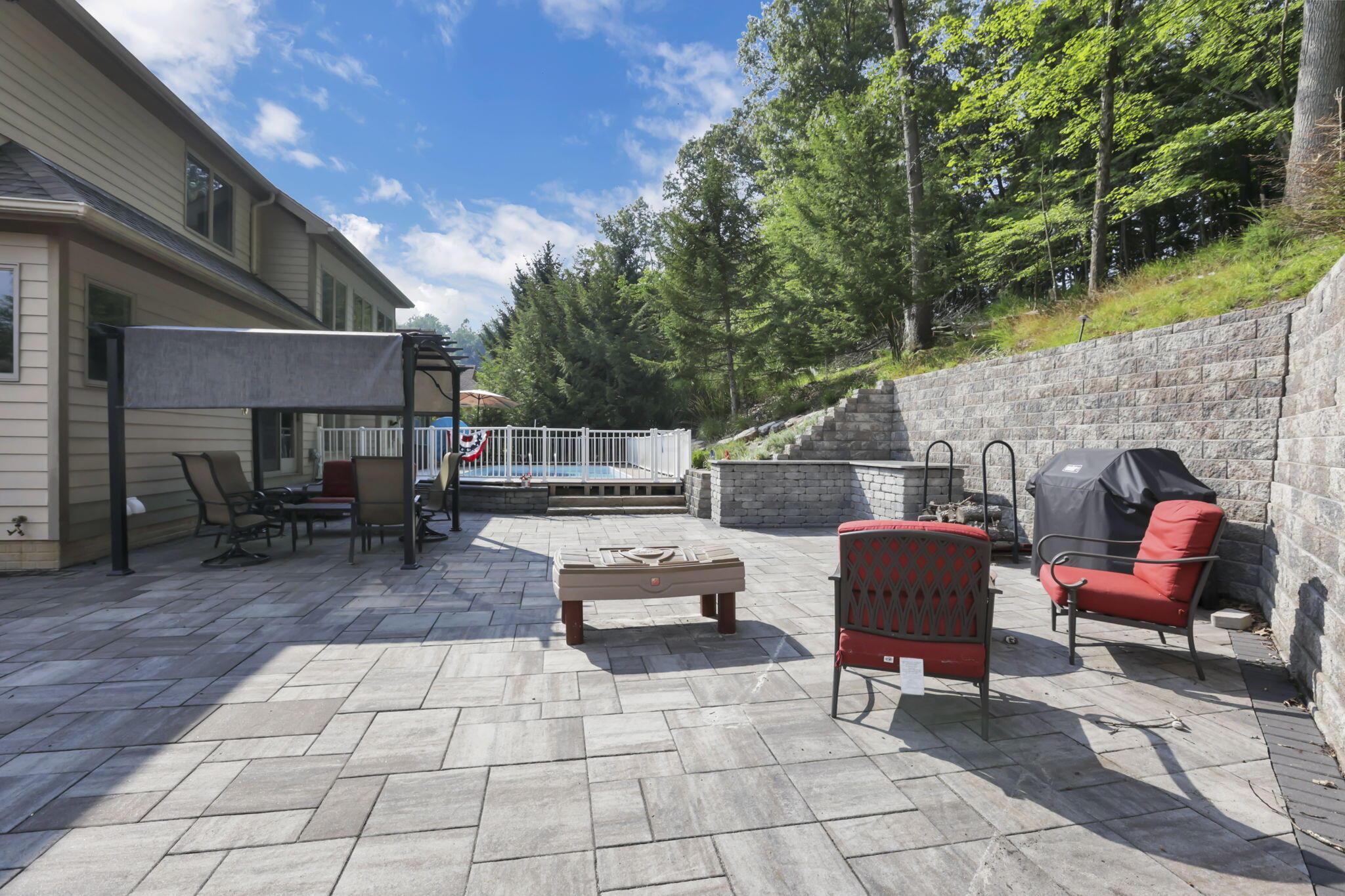 886 Howell Drive