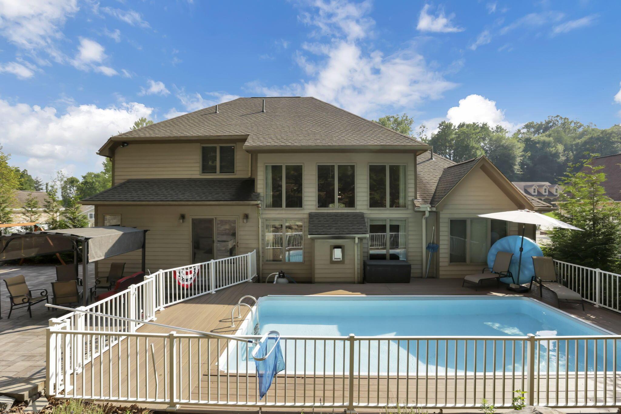 886 Howell Drive