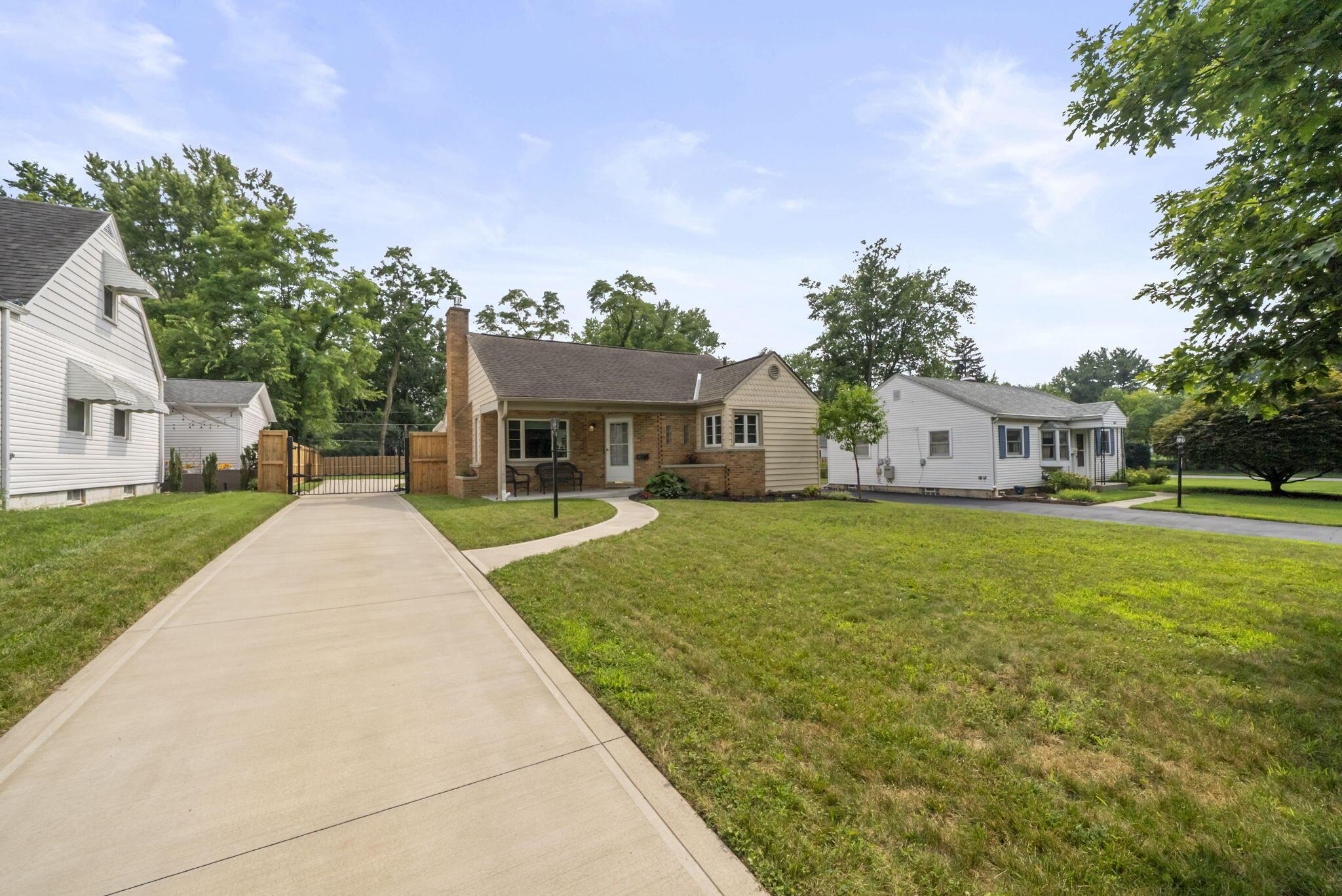 591 E Beaumont Road