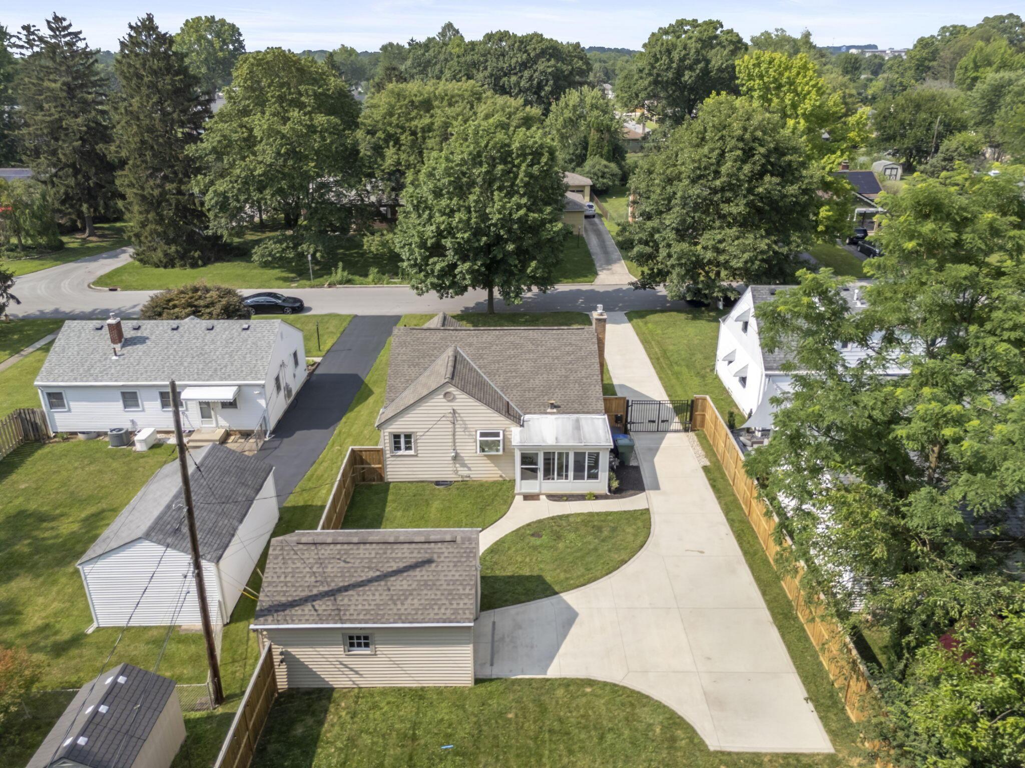 591 E Beaumont Road