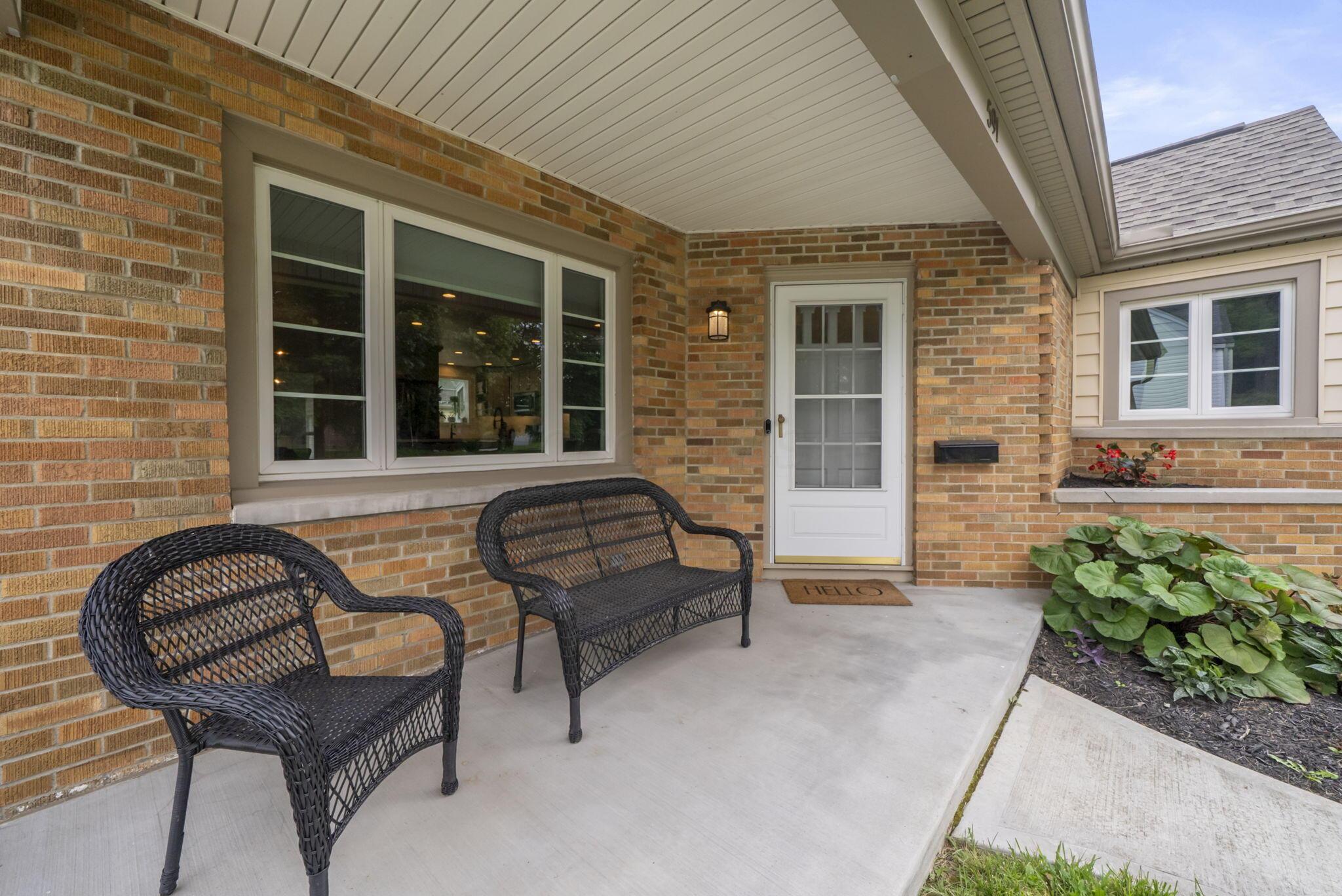 591 E Beaumont Road