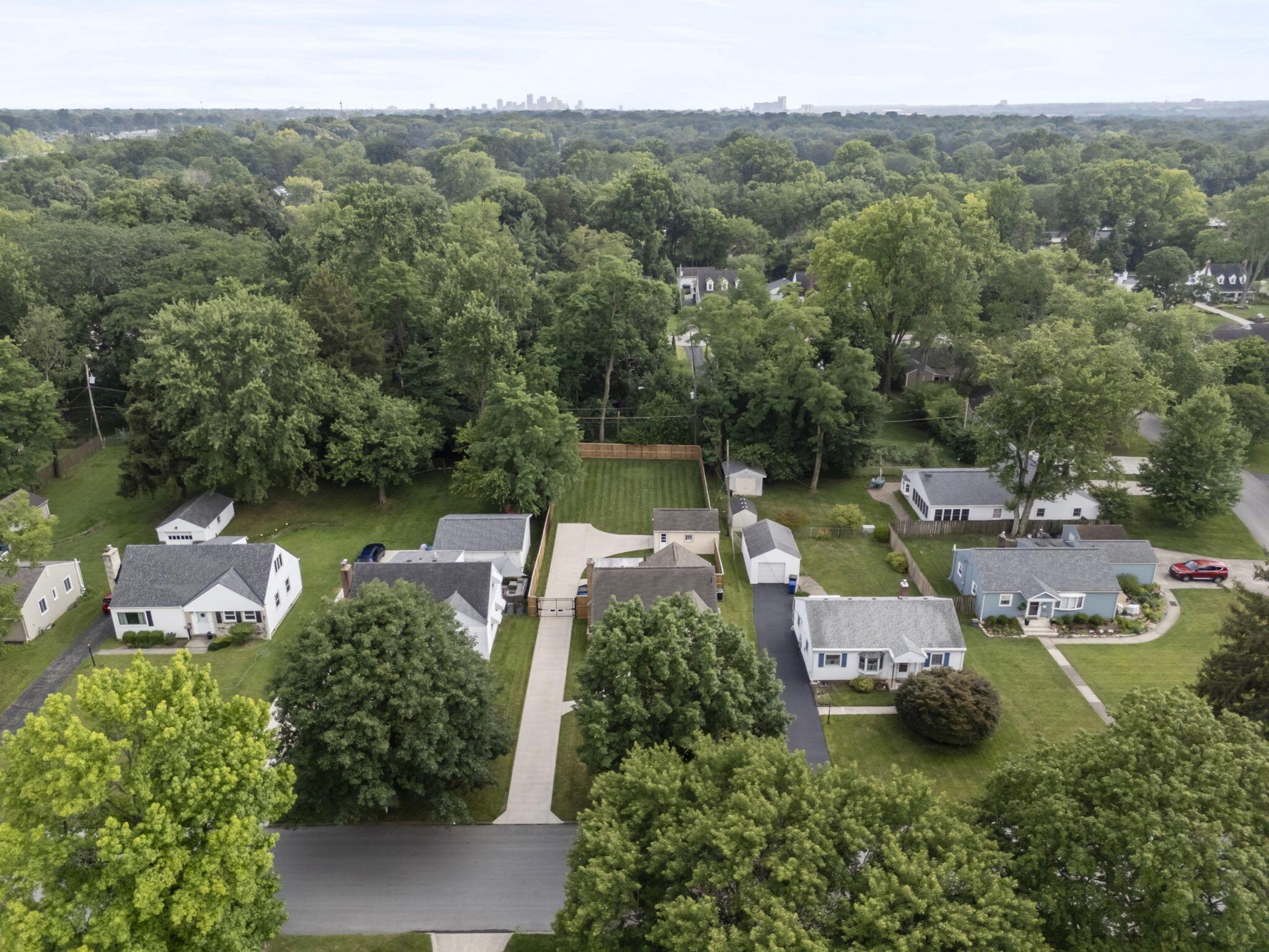 591 E Beaumont Road