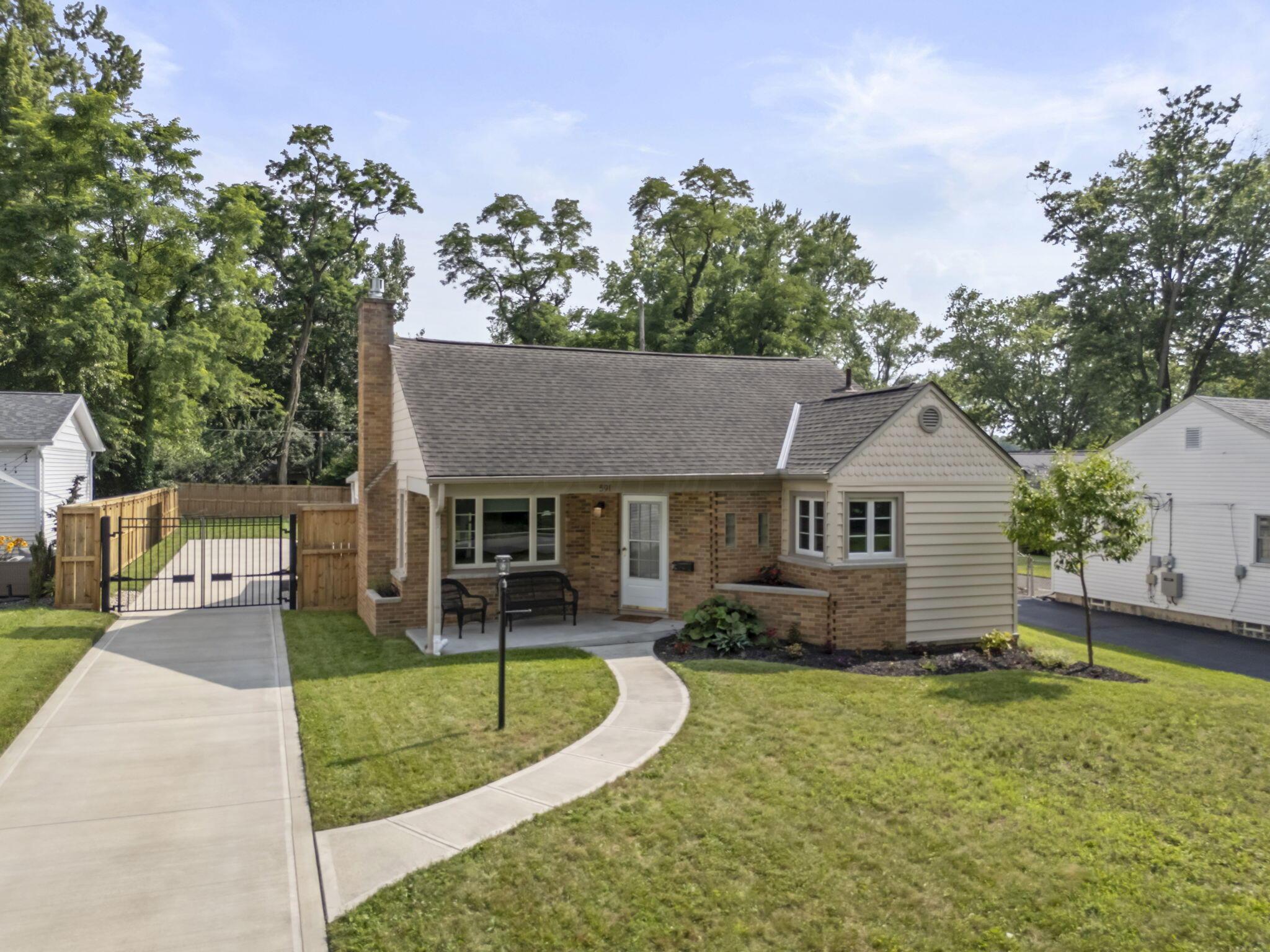 591 E Beaumont Road