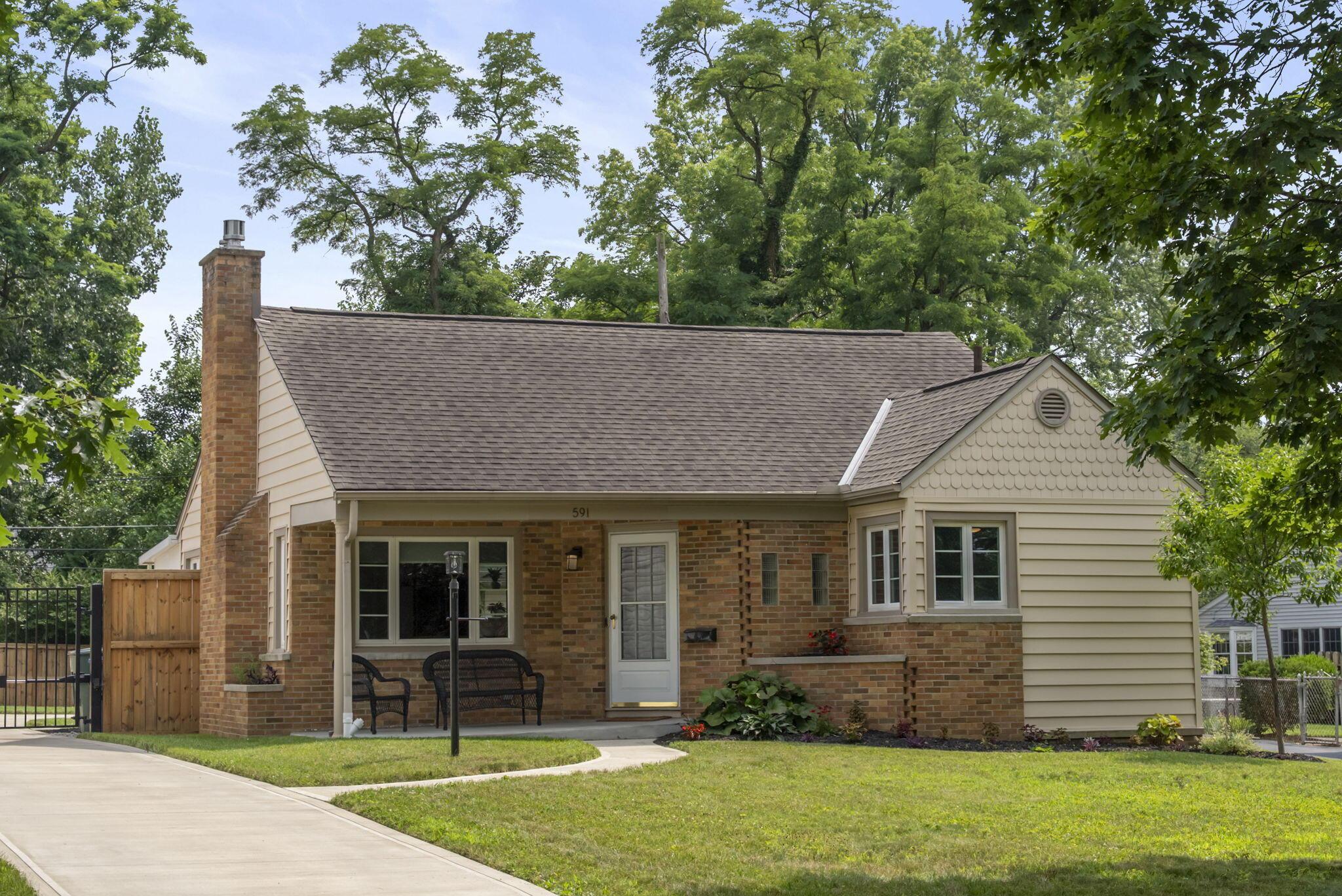 591 E Beaumont Road