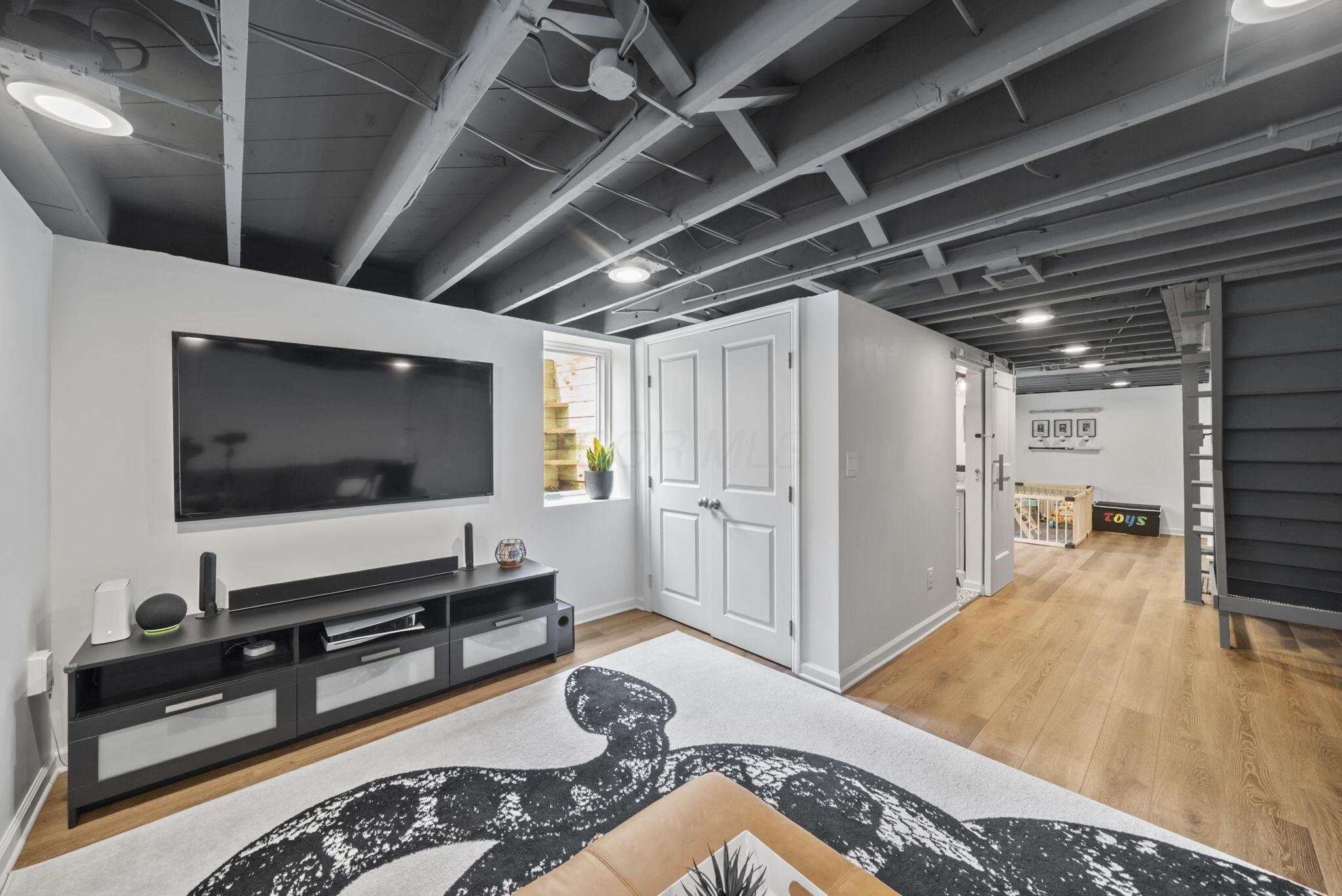 591 E Beaumont Road