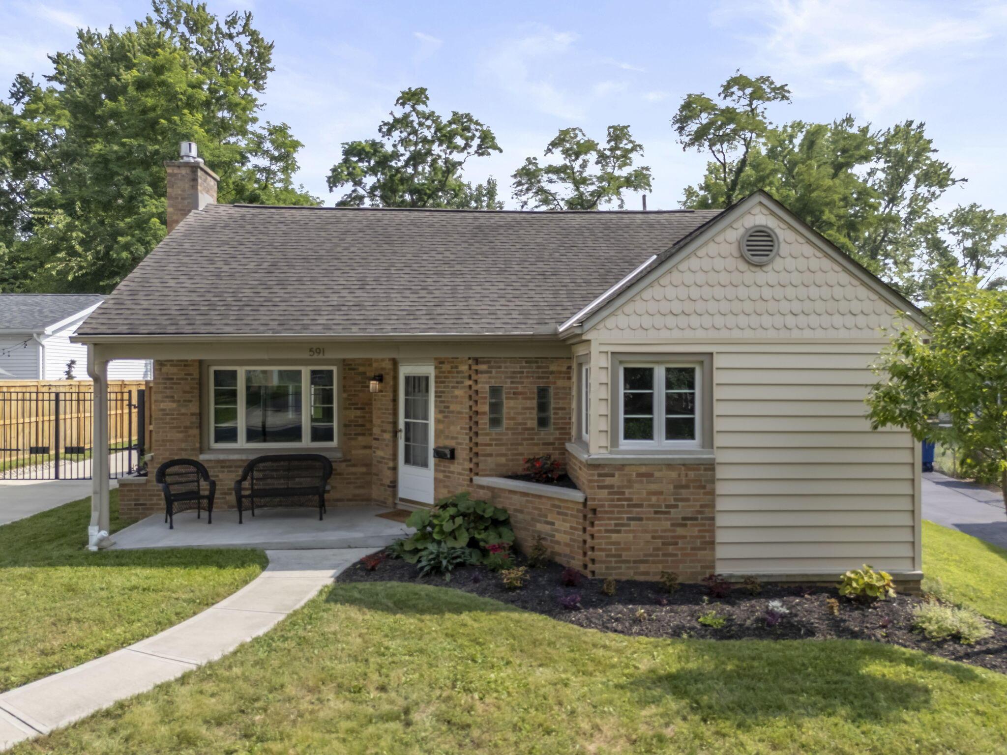 591 E Beaumont Road