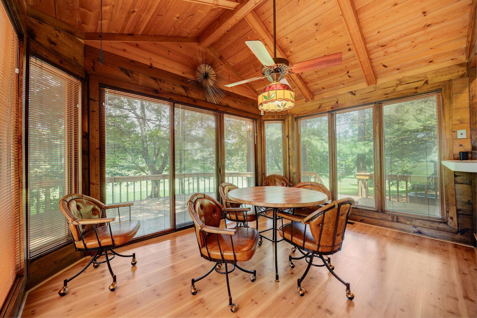 5809 Clover Lane