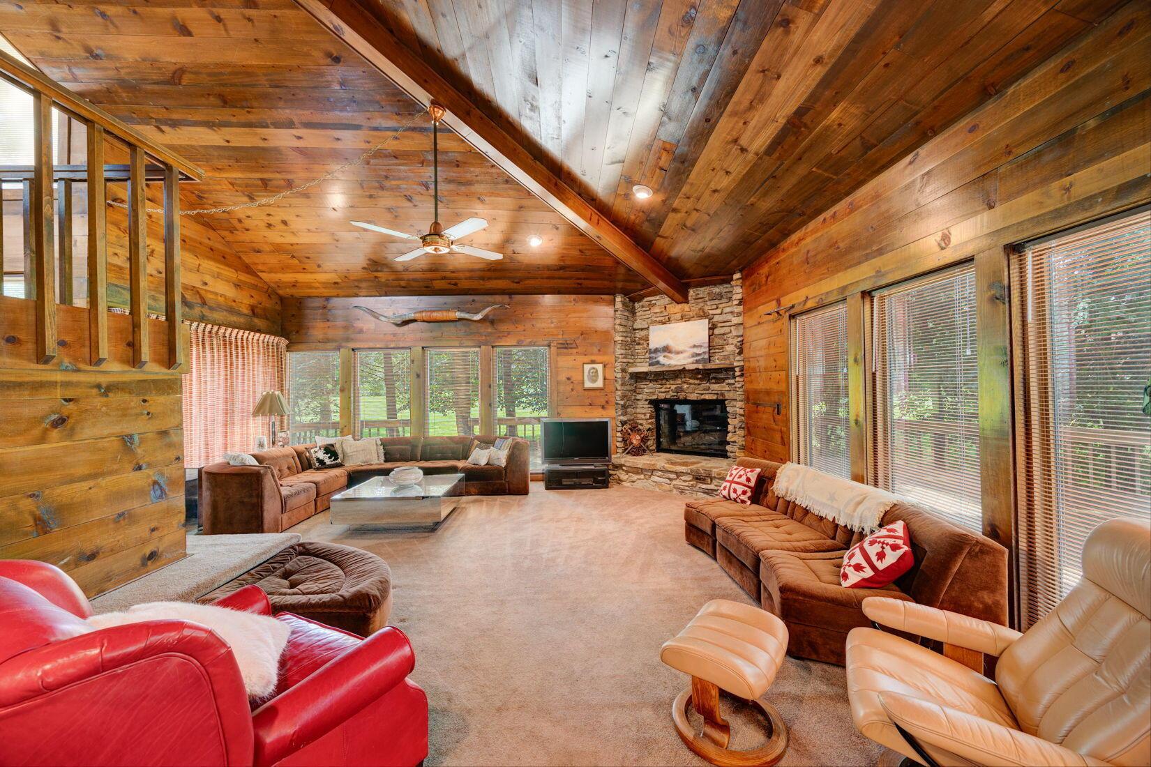 5809 Clover Lane