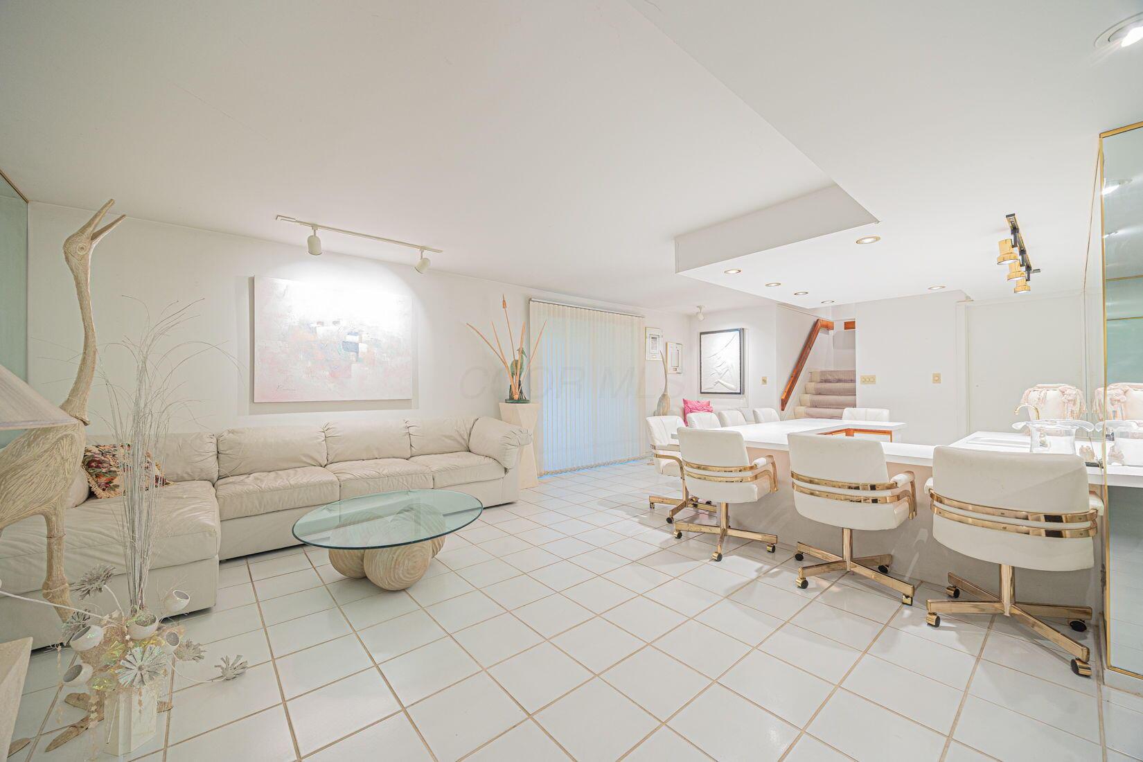 5809 Clover Lane