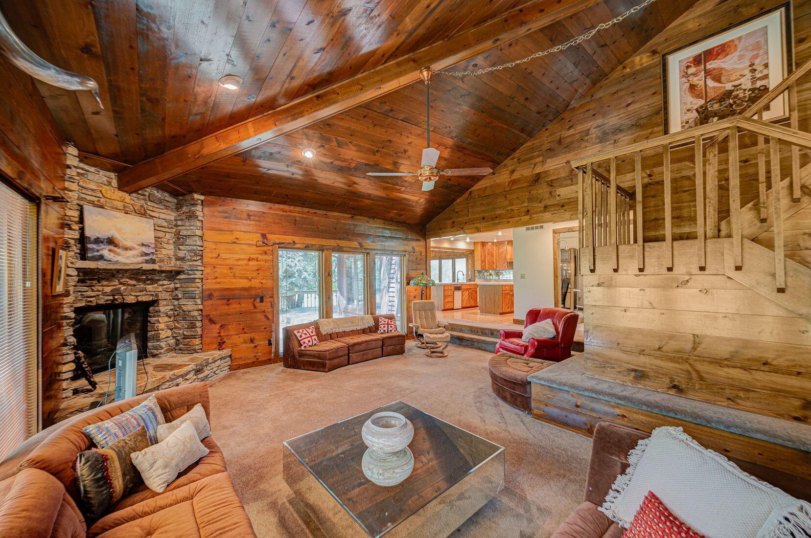 5809 Clover Lane