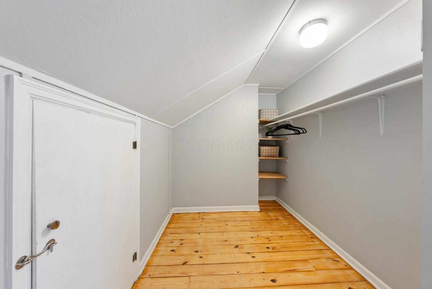 122 W Henderson Road