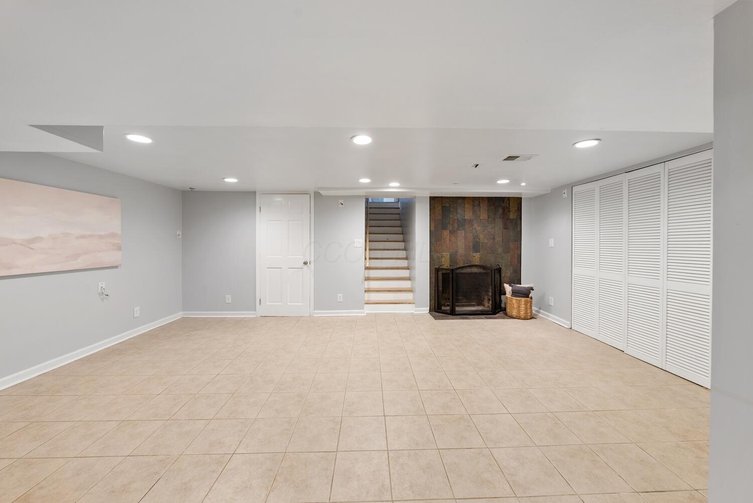 122 W Henderson Road