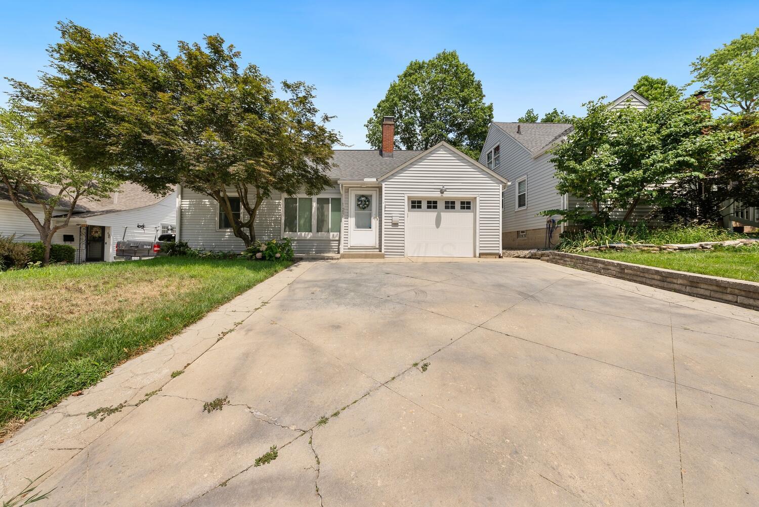 122 W Henderson Road