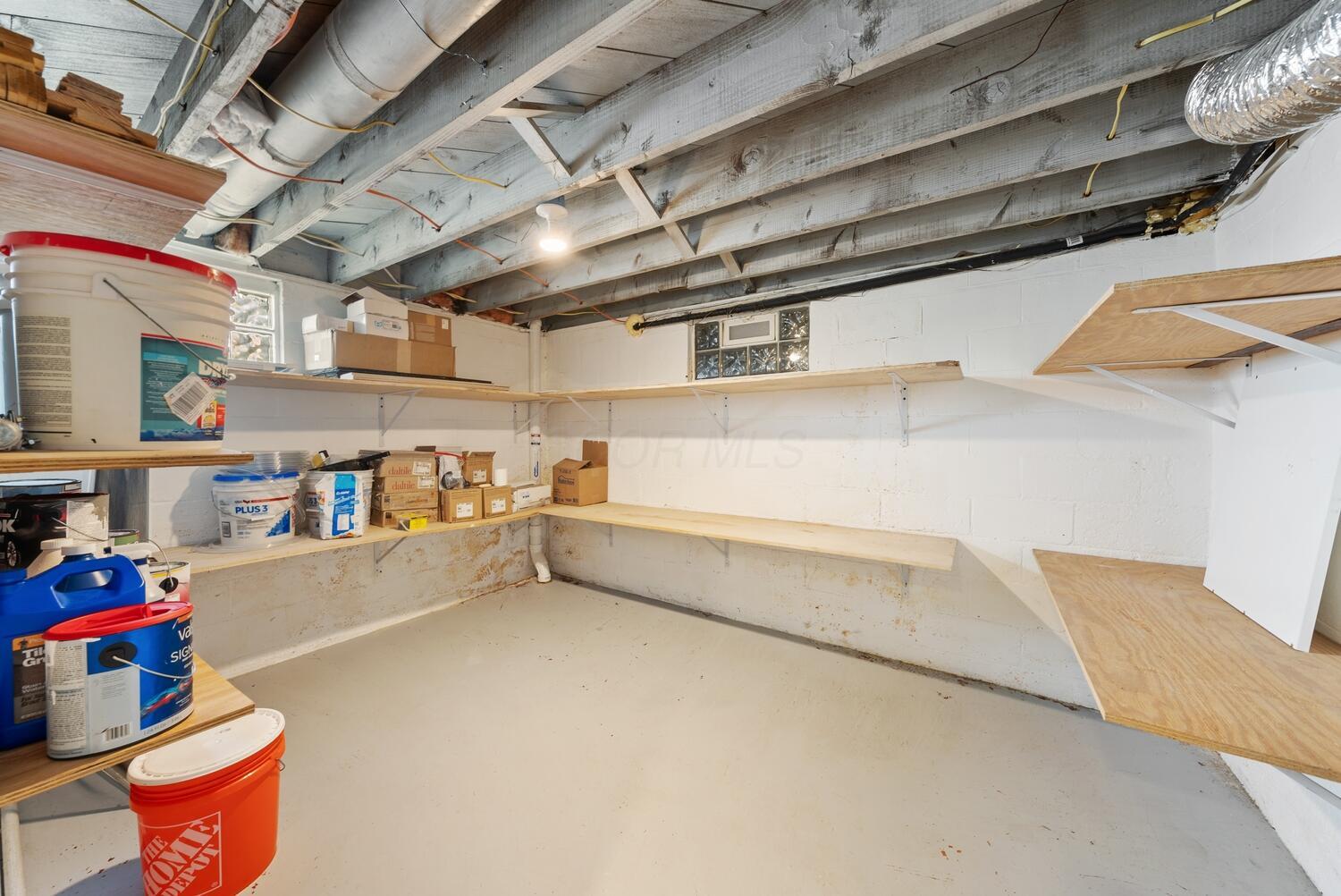 122 W Henderson Road