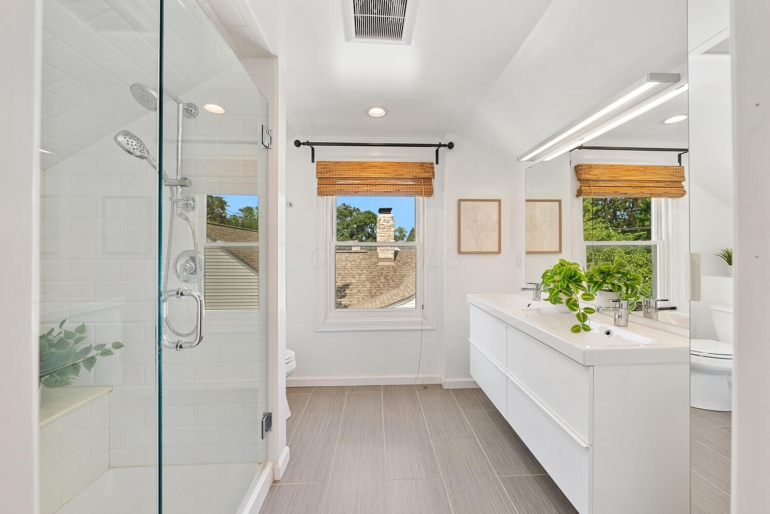 122 W Henderson Road