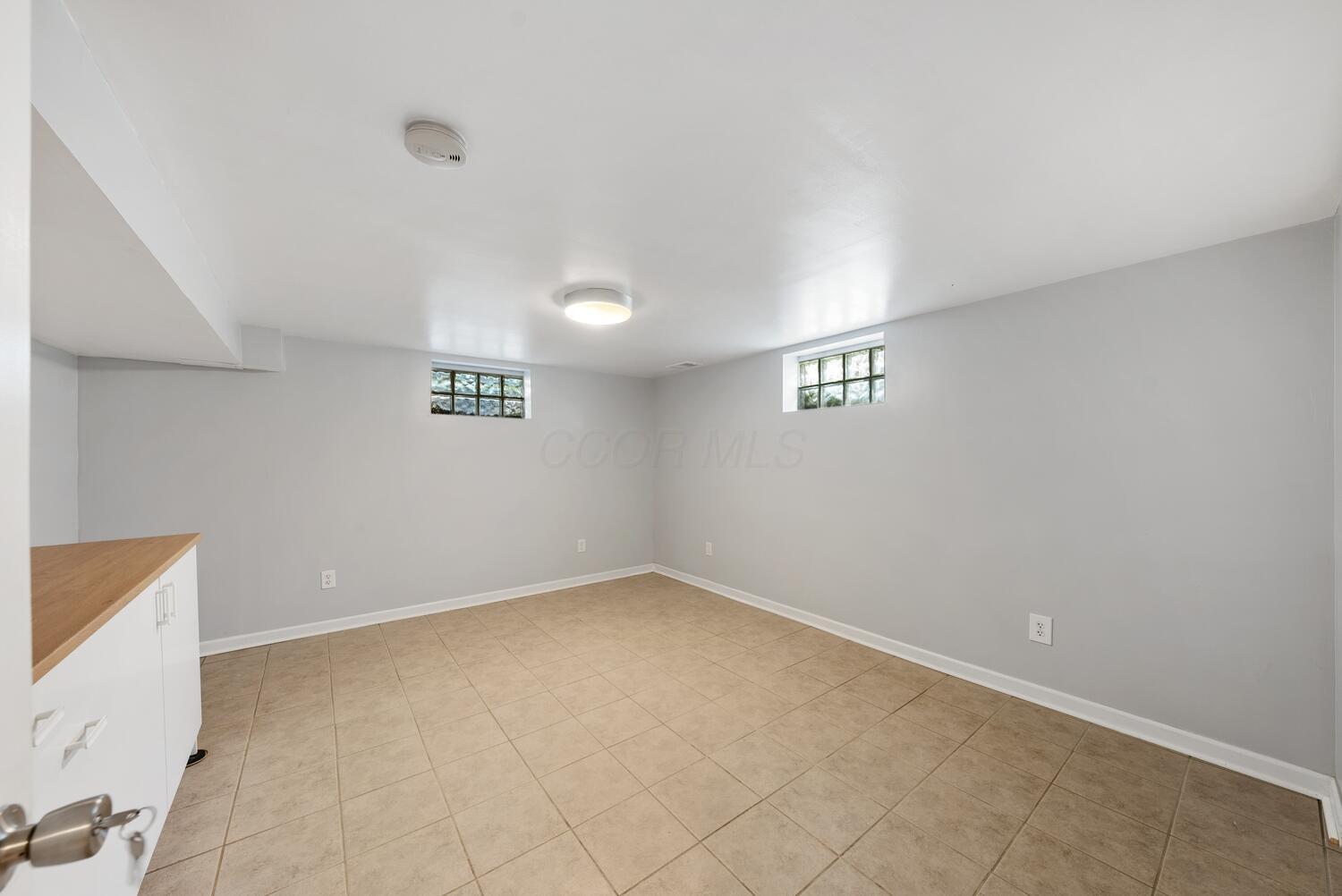 122 W Henderson Road
