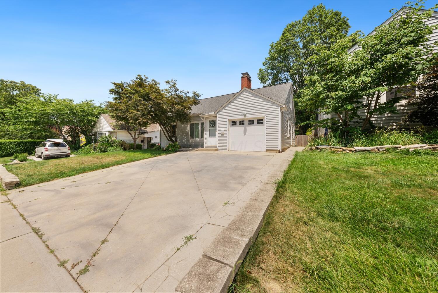 122 W Henderson Road