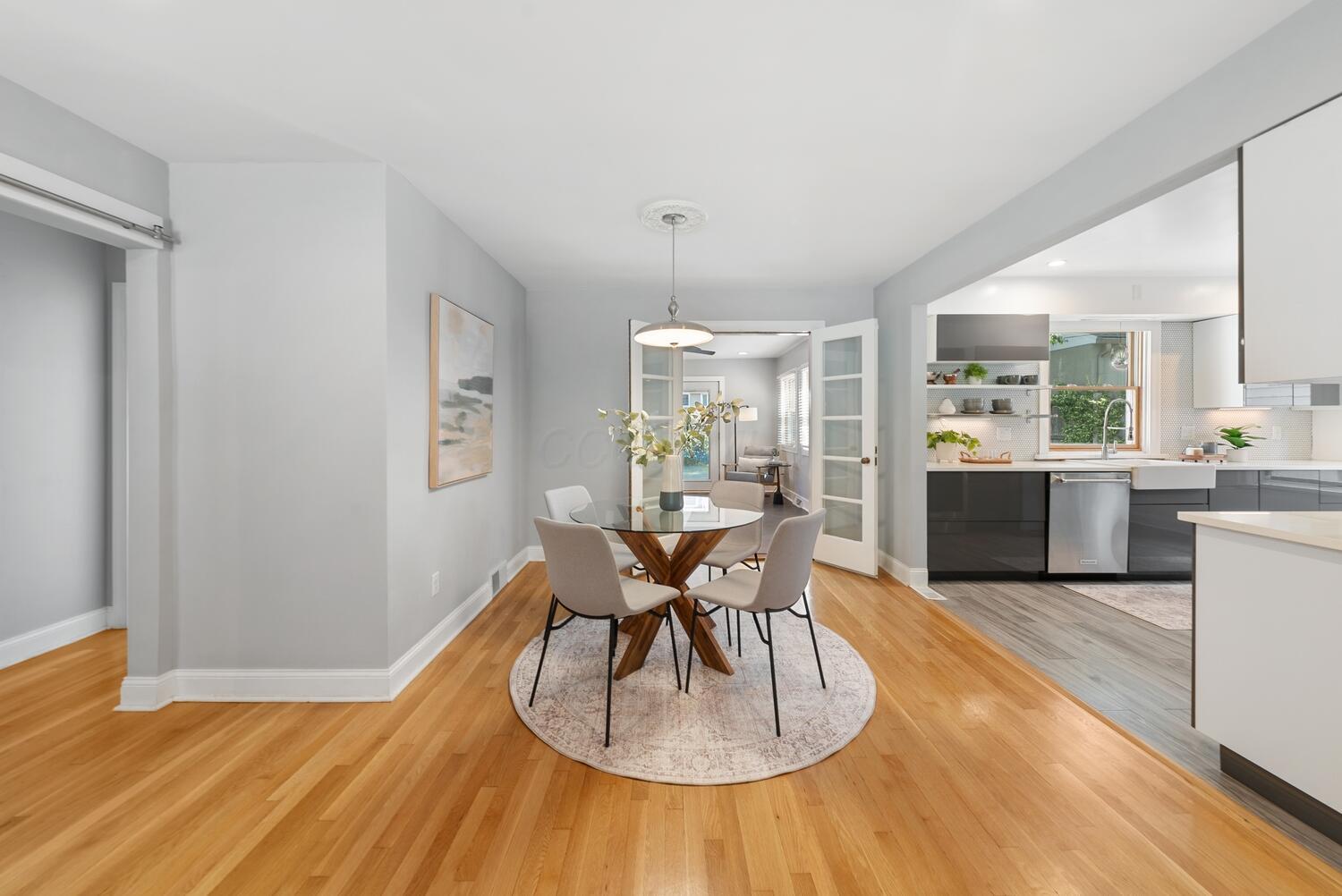 122 W Henderson Road