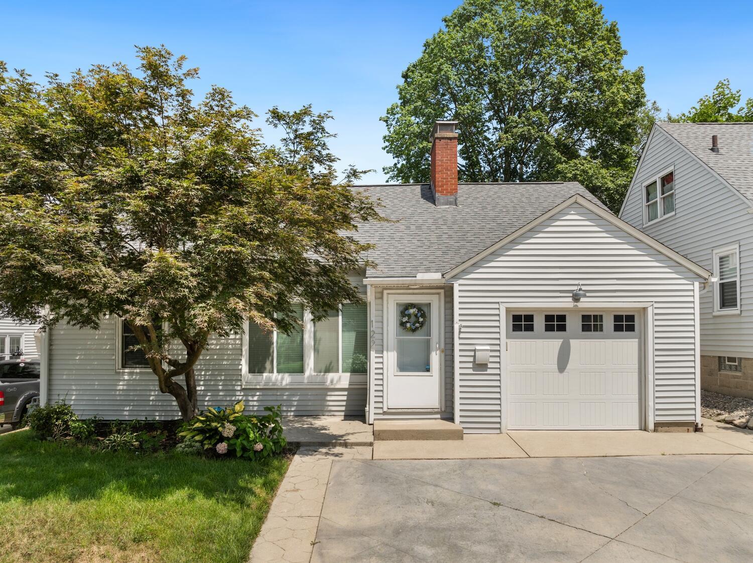 122 W Henderson Road