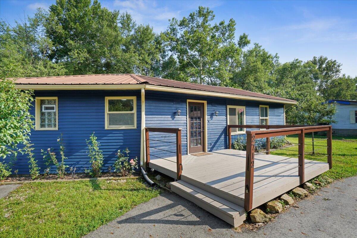 2712 Sycamore Lane