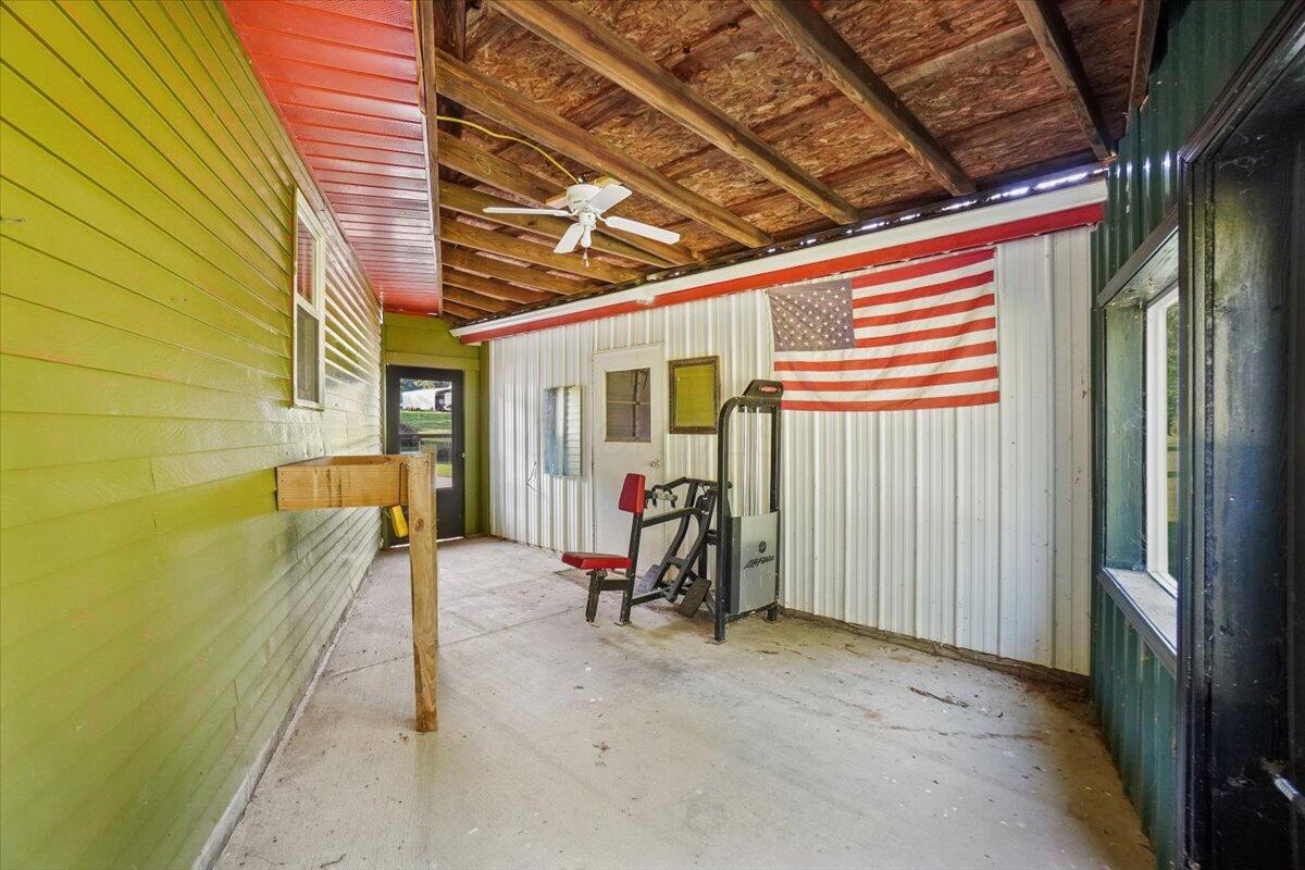 2712 Sycamore Lane