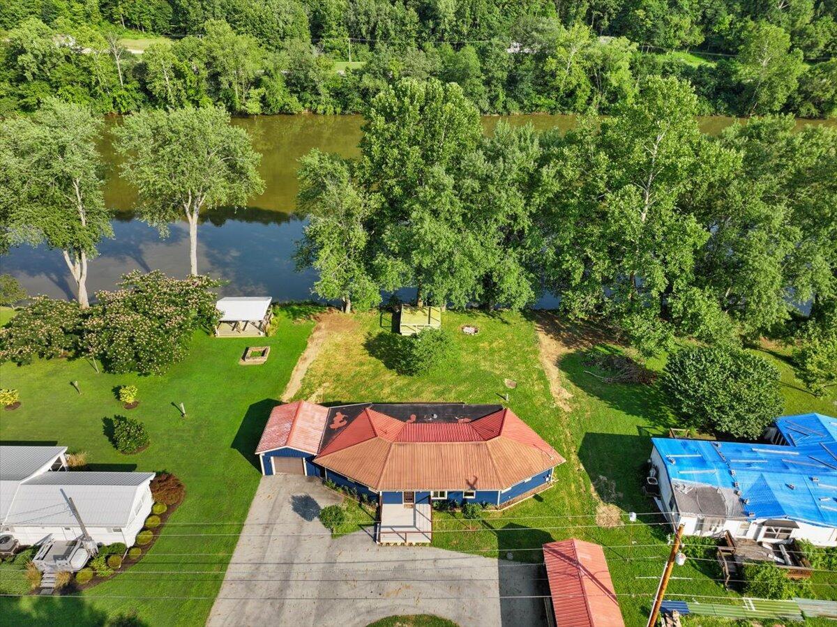 2712 Sycamore Lane