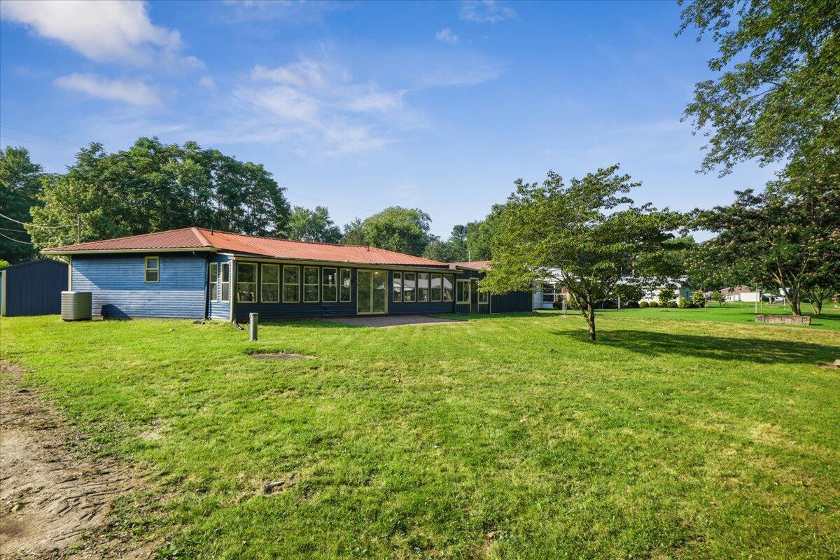 2712 Sycamore Lane