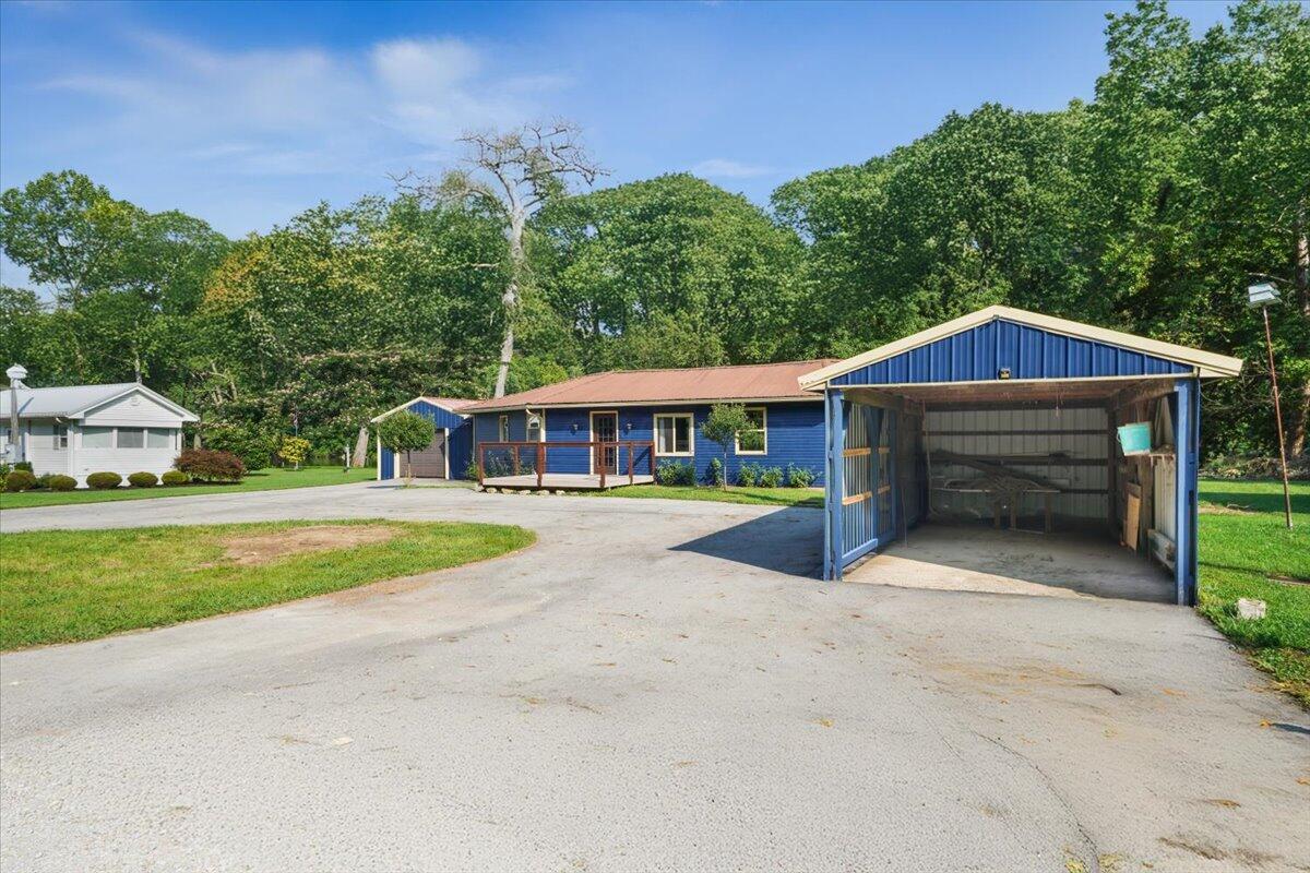 2712 Sycamore Lane