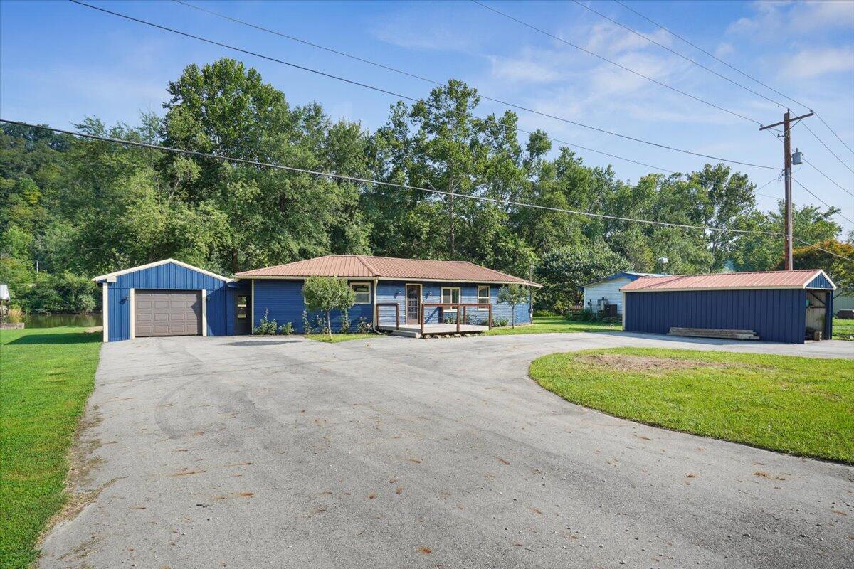 2712 Sycamore Lane