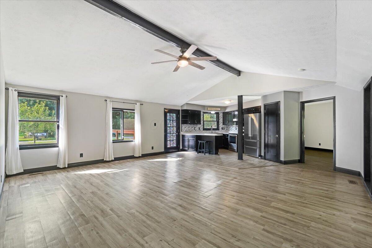 2712 Sycamore Lane