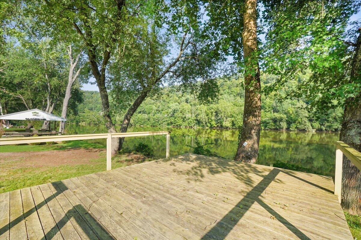 2712 Sycamore Lane