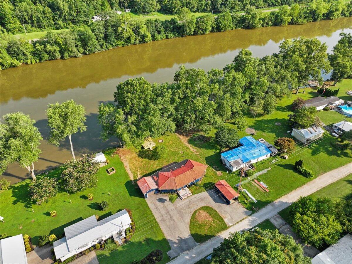 2712 Sycamore Lane