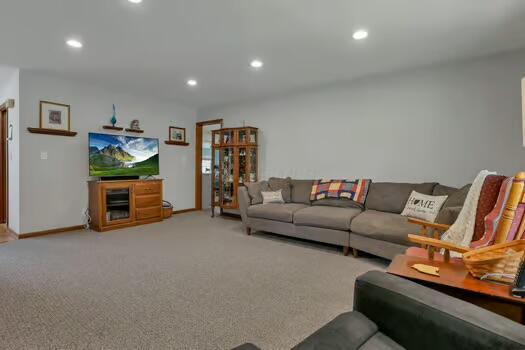 1660 Lynn Drive