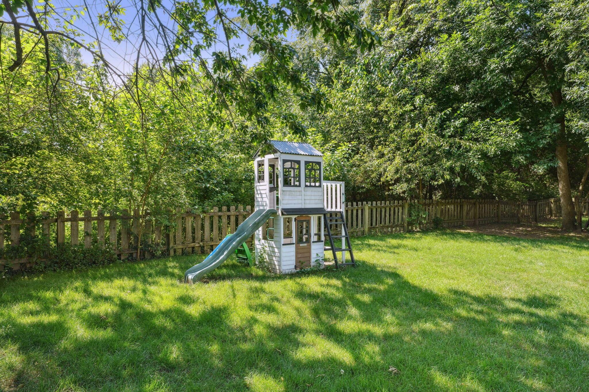 12540 Oakmere Drive