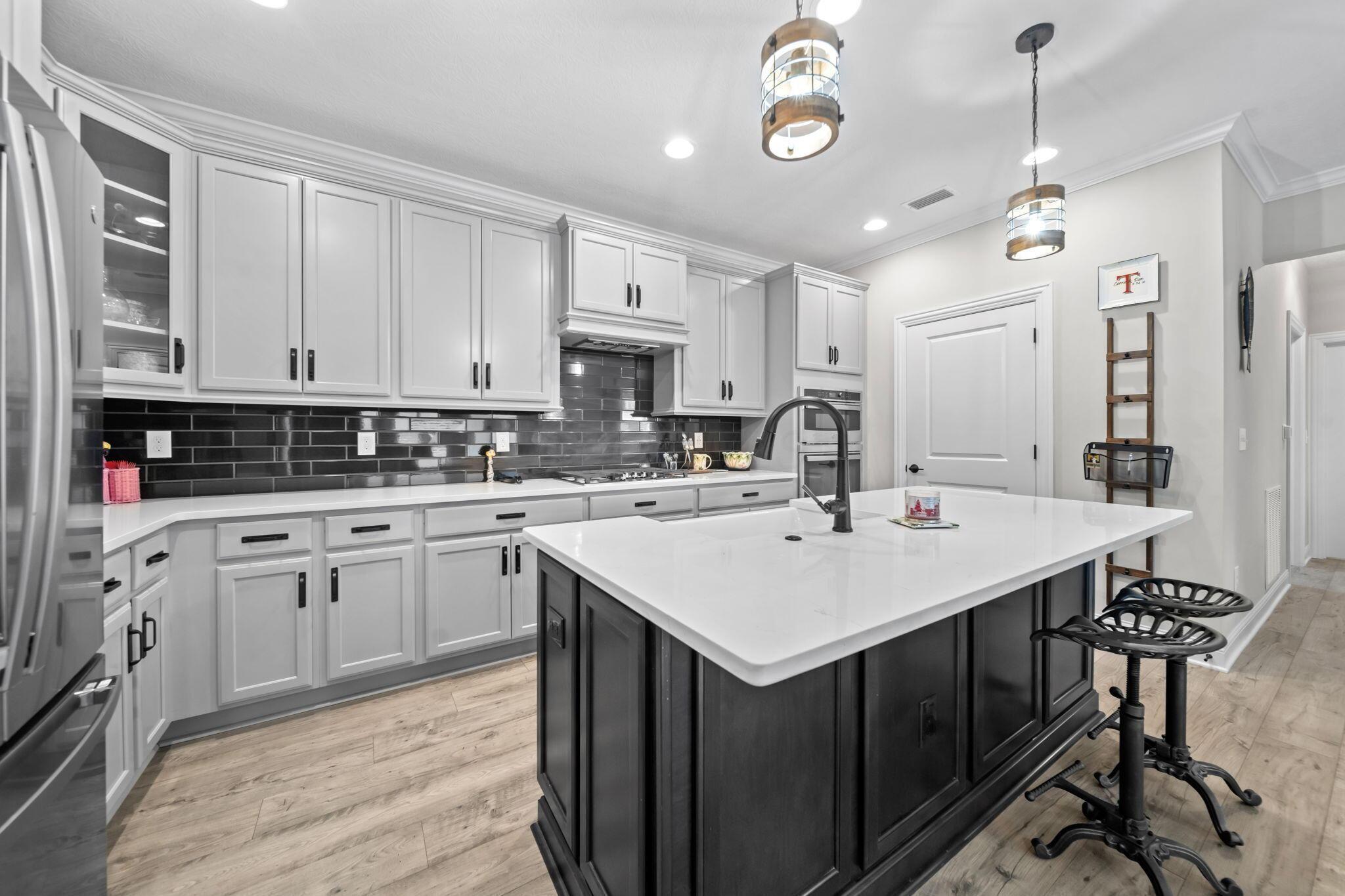 6941 Star Hollow Lane