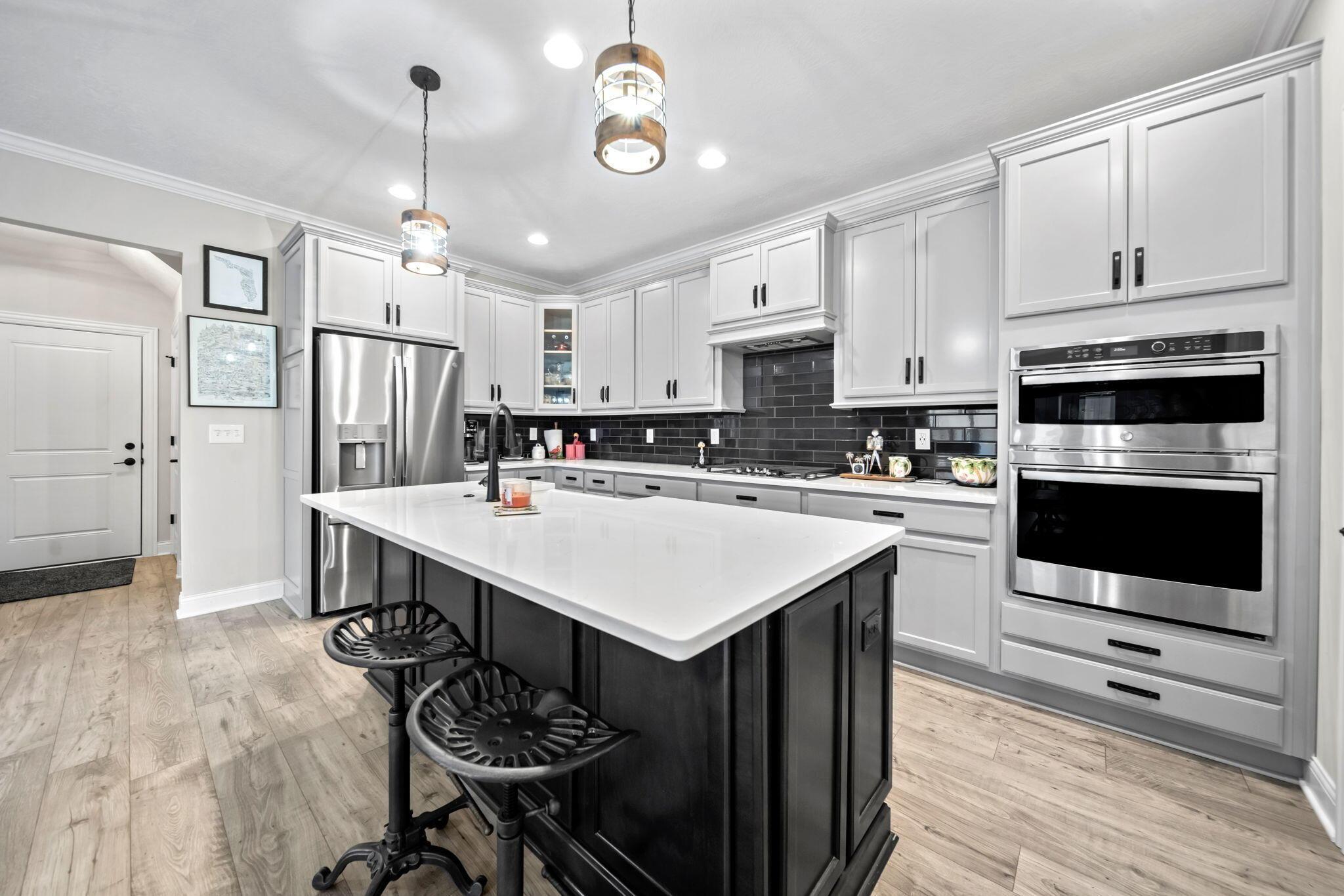 6941 Star Hollow Lane