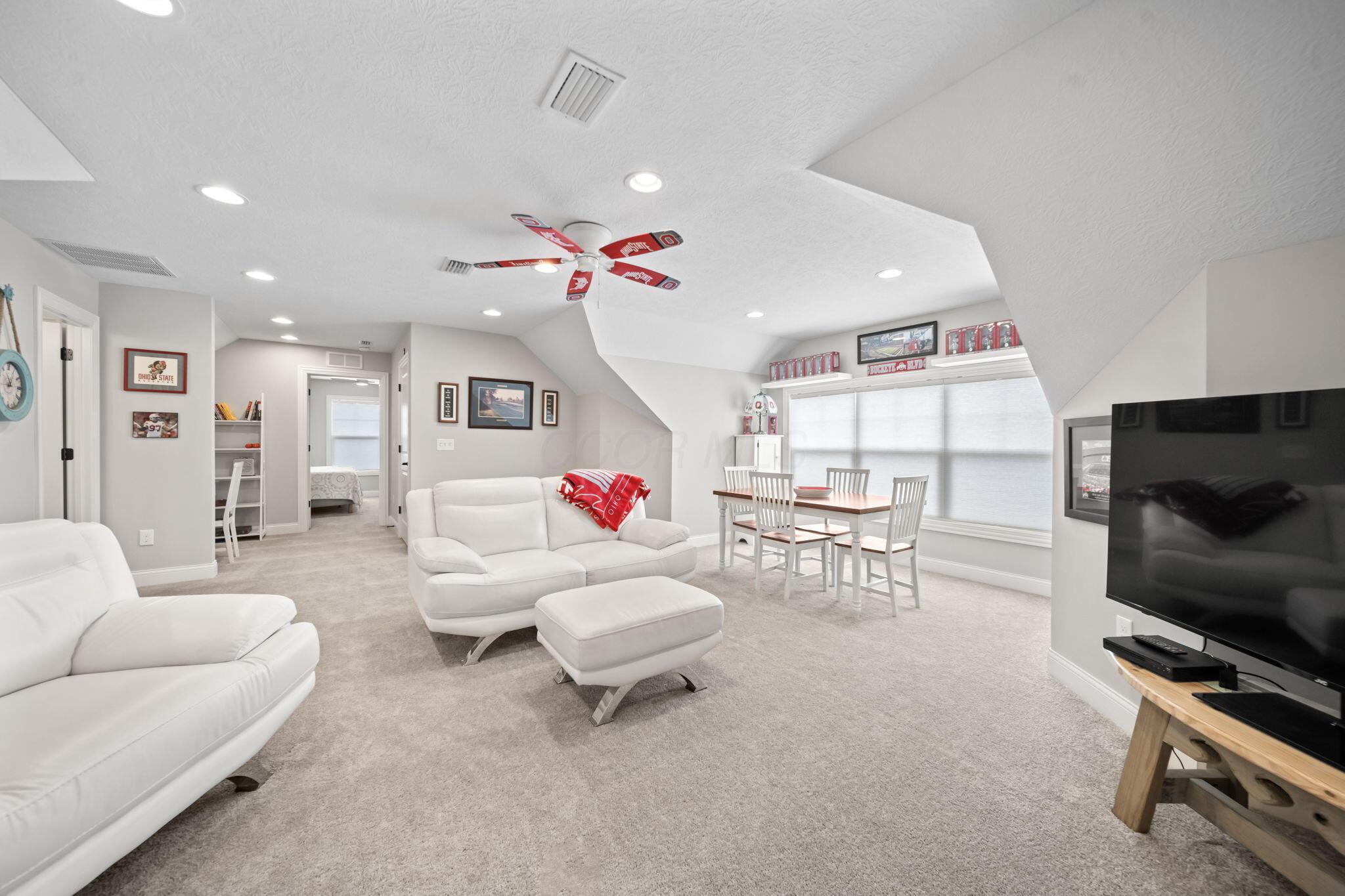 6941 Star Hollow Lane