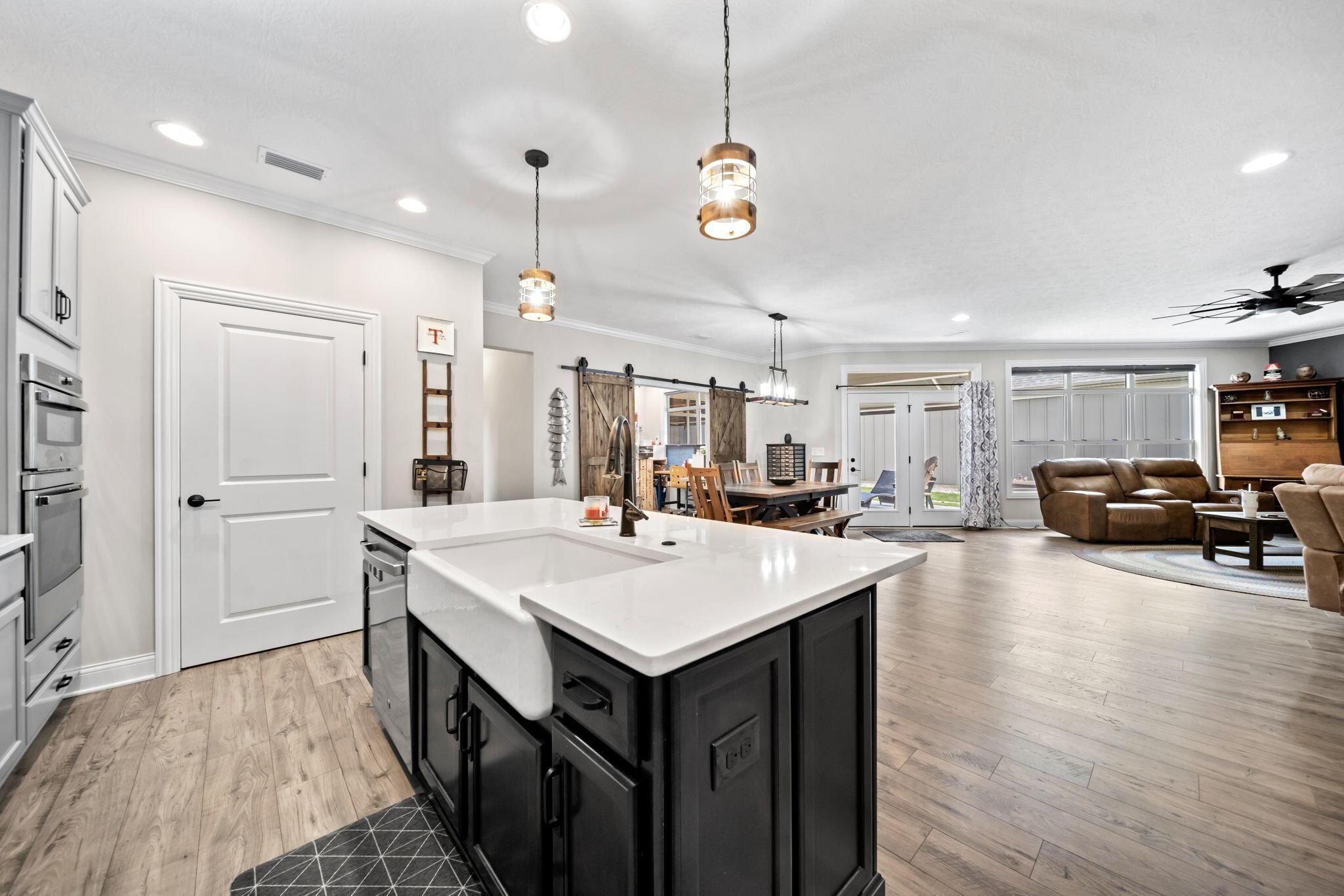 6941 Star Hollow Lane