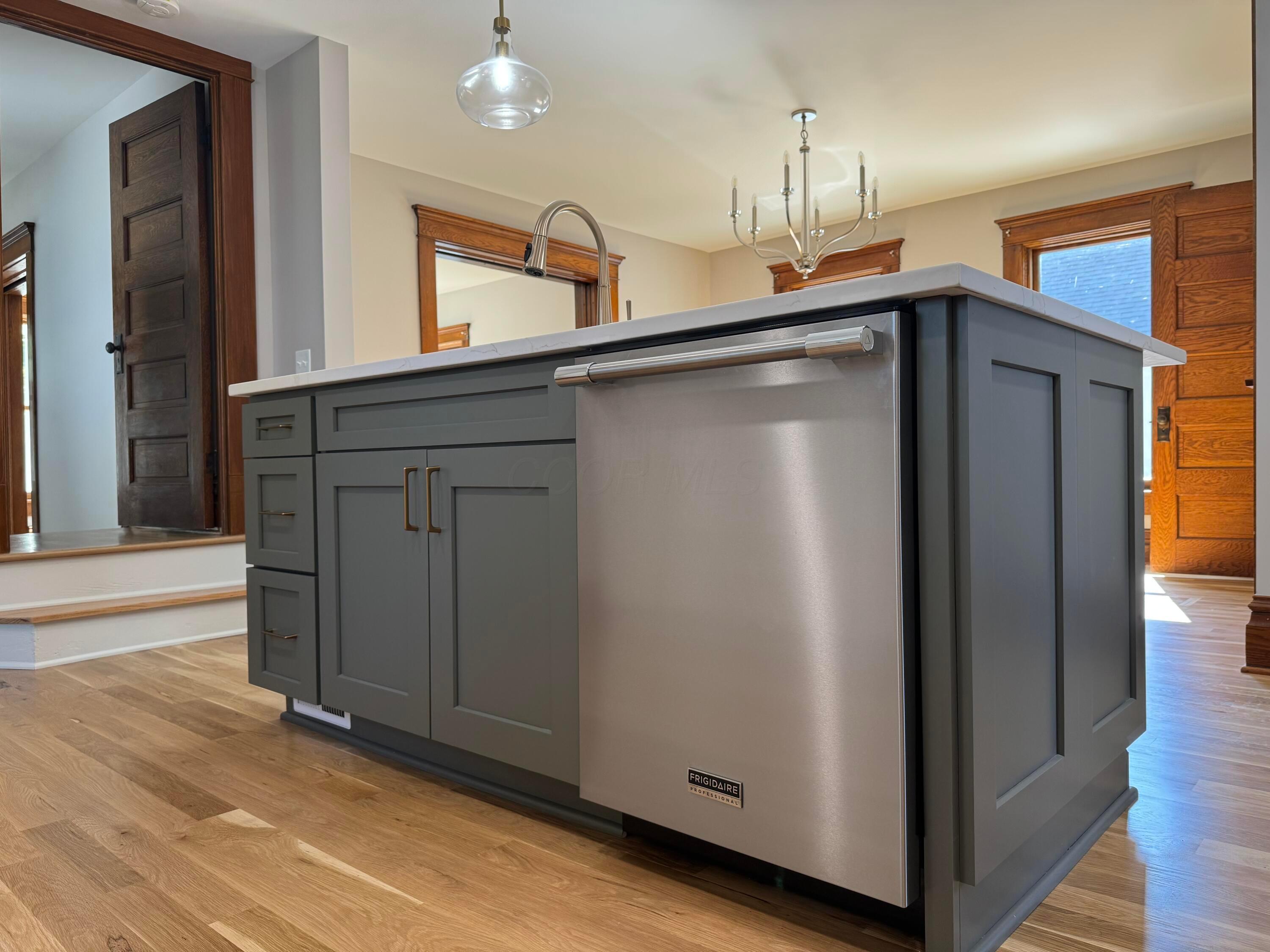 414 E College Street