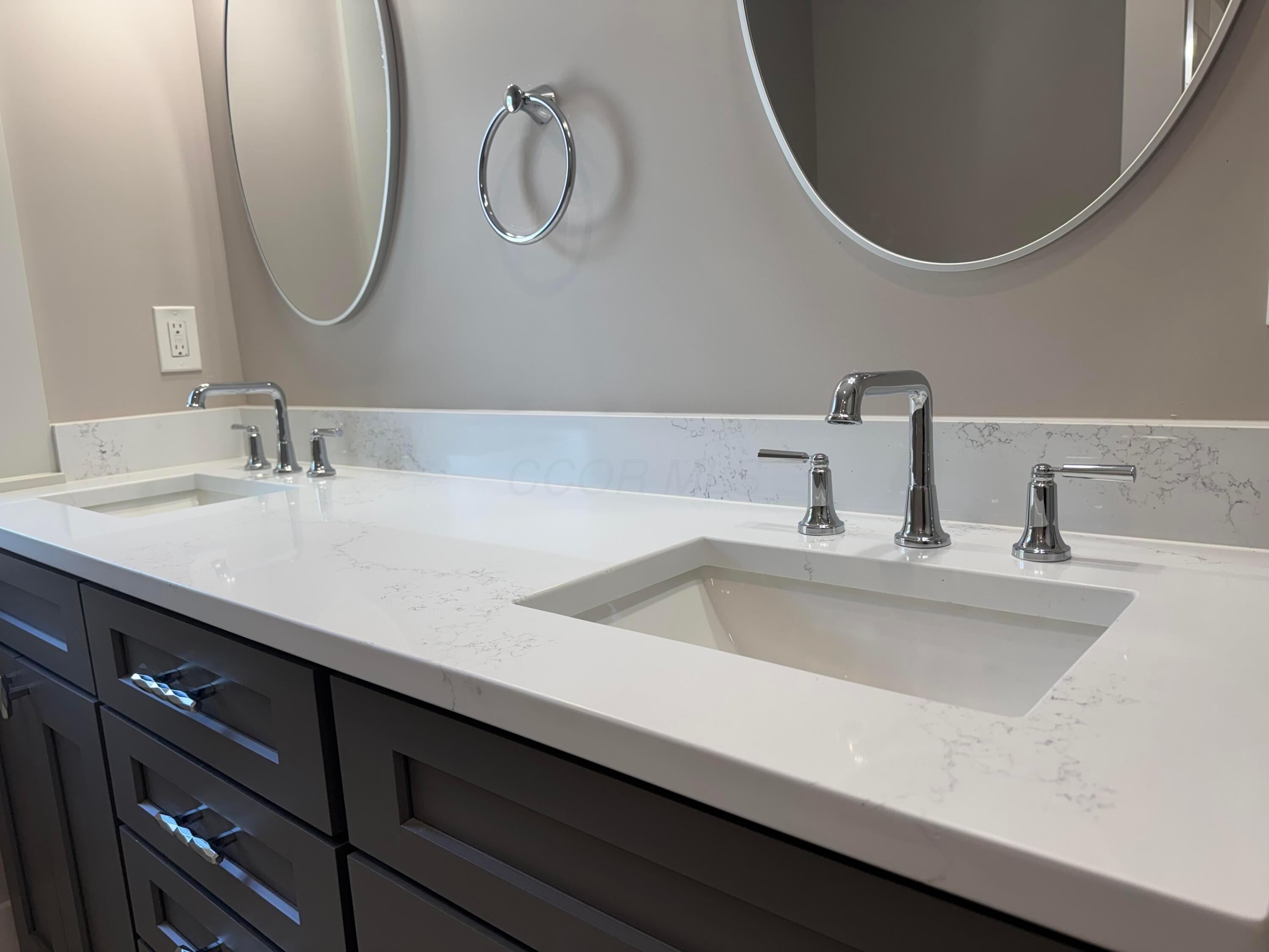 414 E College Street