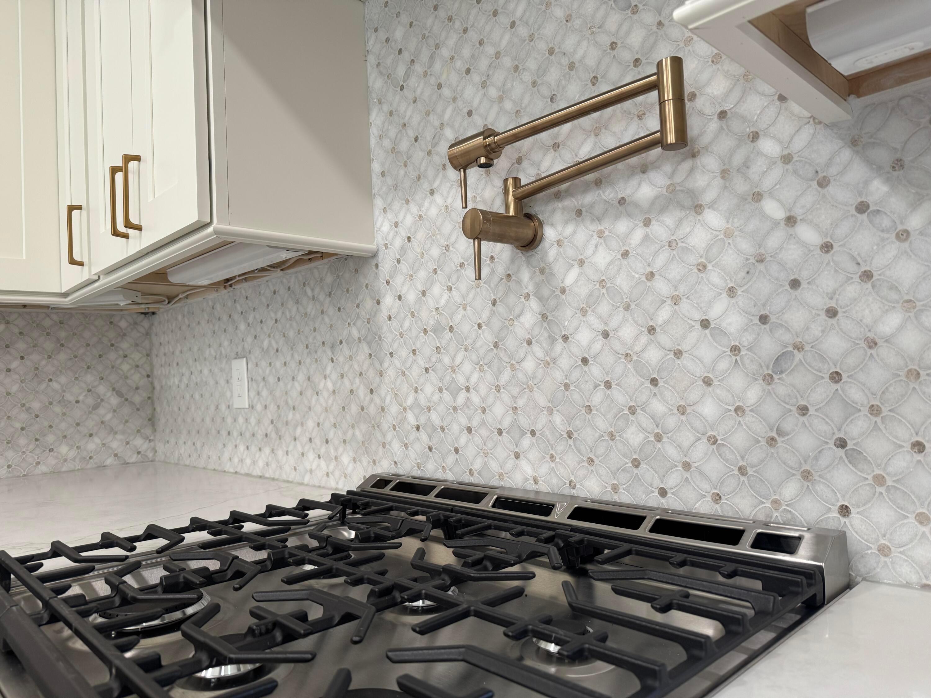 414 E College Street