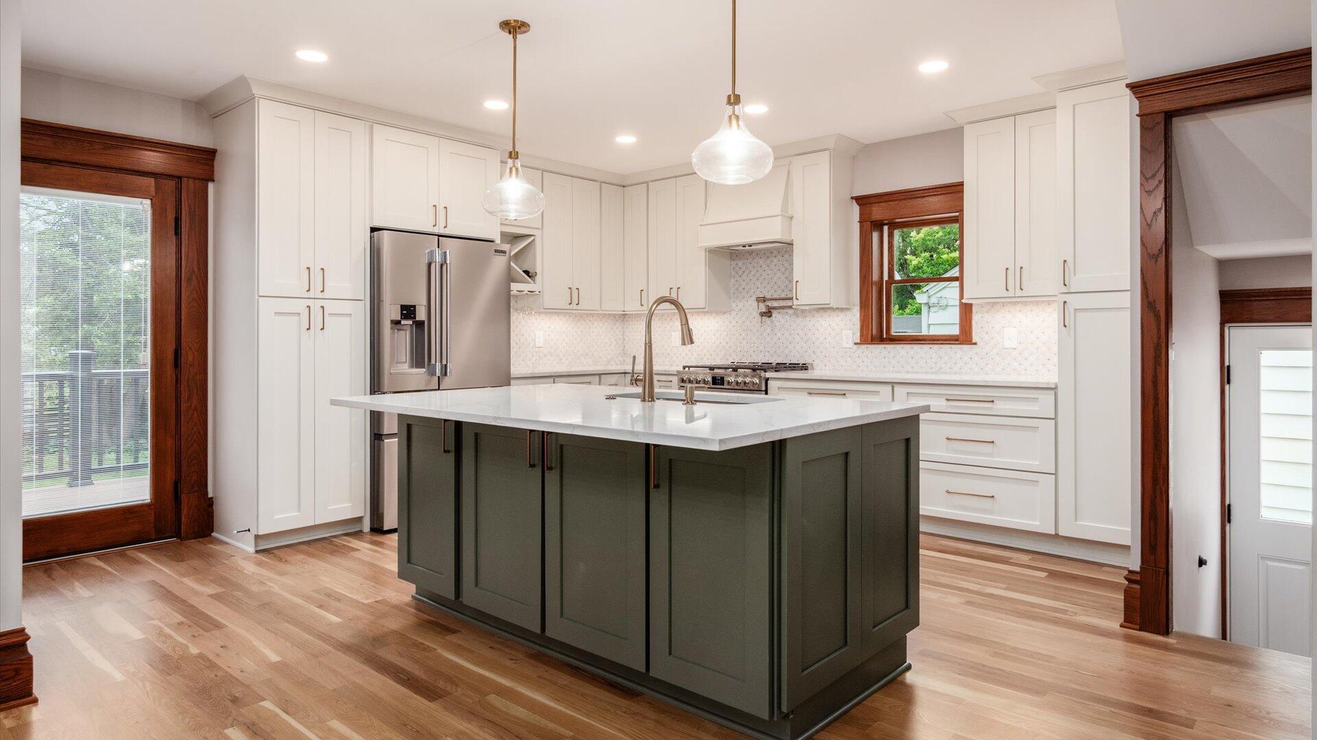 414 E College Street