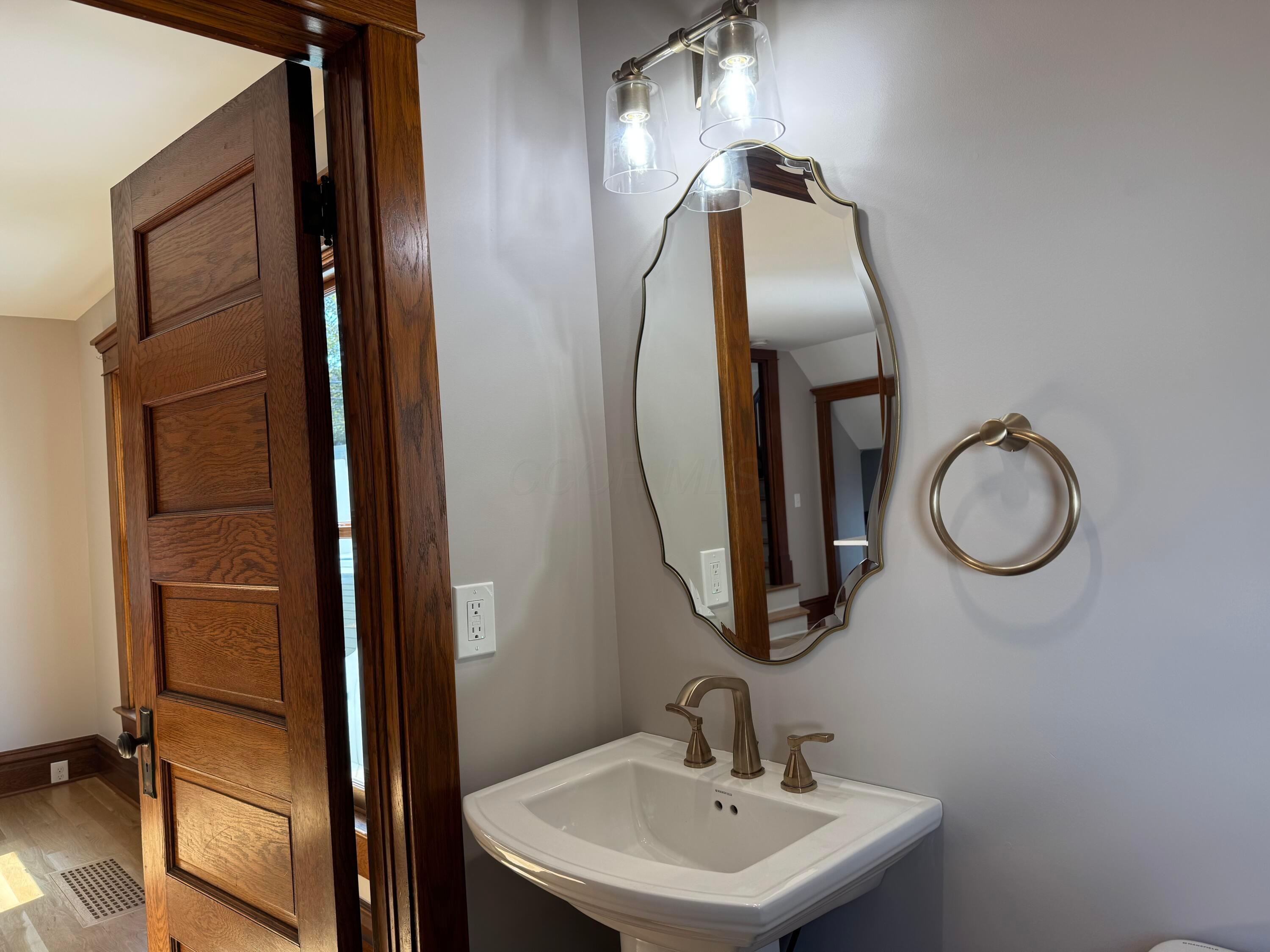 414 E College Street