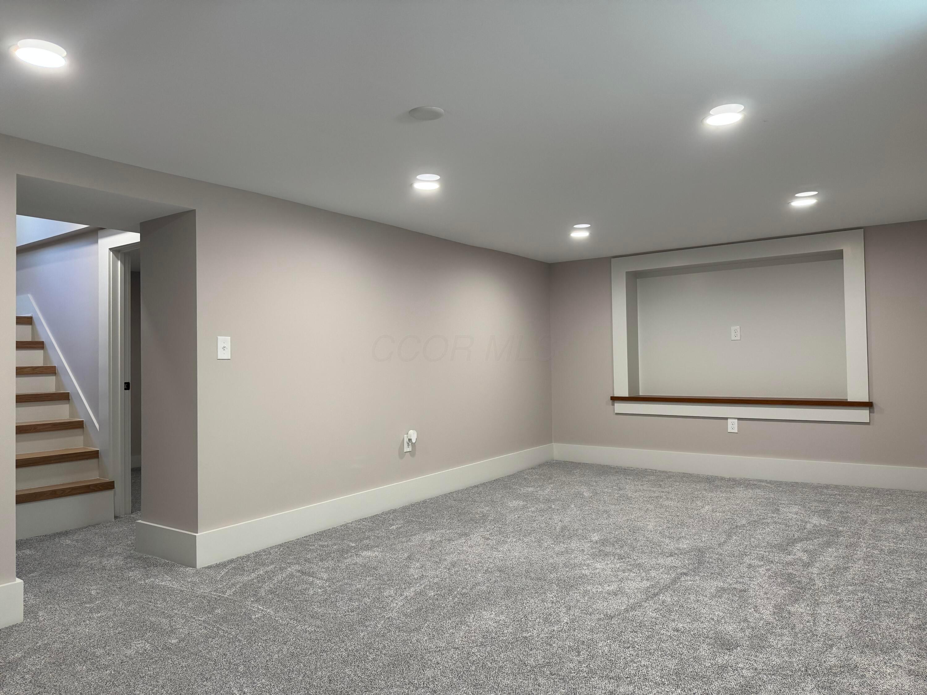 414 E College Street